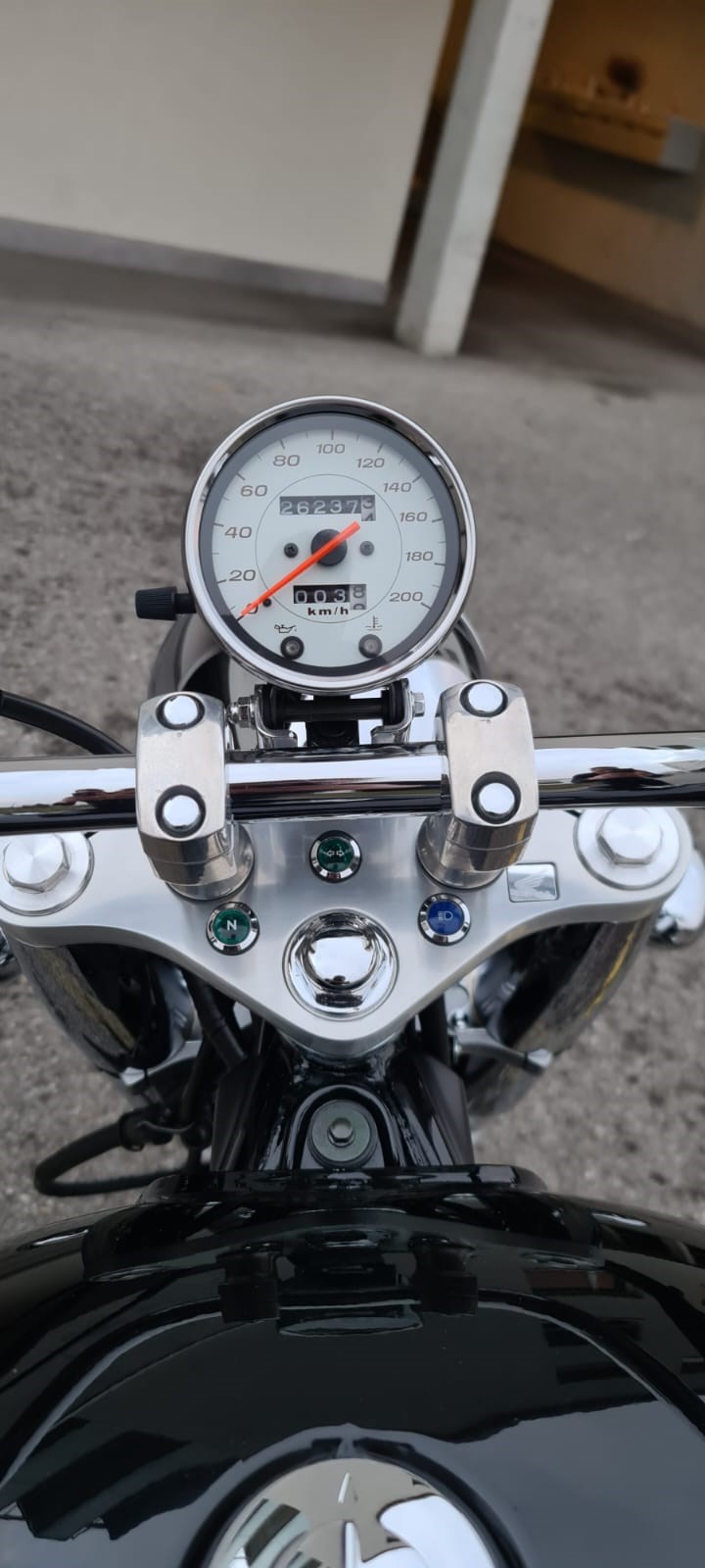 HONDA VT 1100 C2 Y Shadow Sabre-image-8