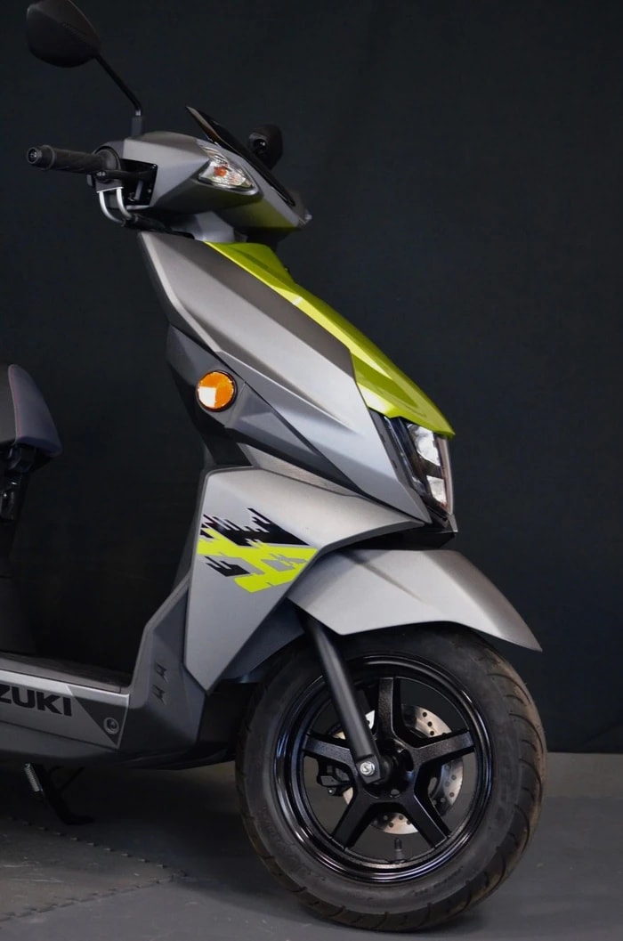 SUZUKI UN 125 Avenis-showroom-element-1