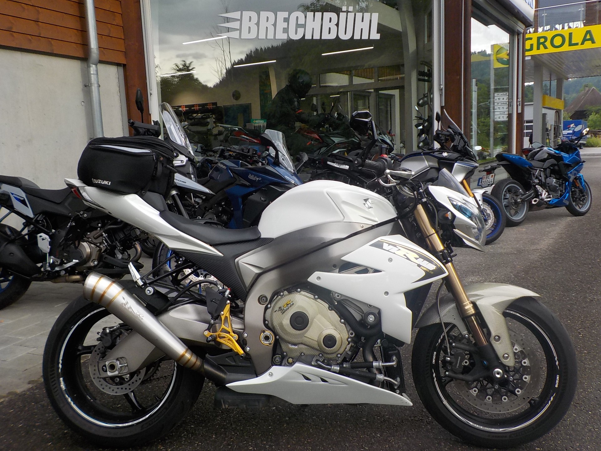 SUZUKI GSR 1000 Virus