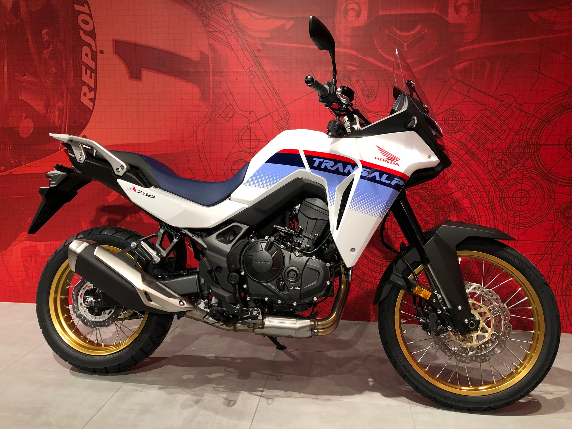HONDA XL 750 Transalp *35KW* *Neufahrzeug*-showroom-element-1