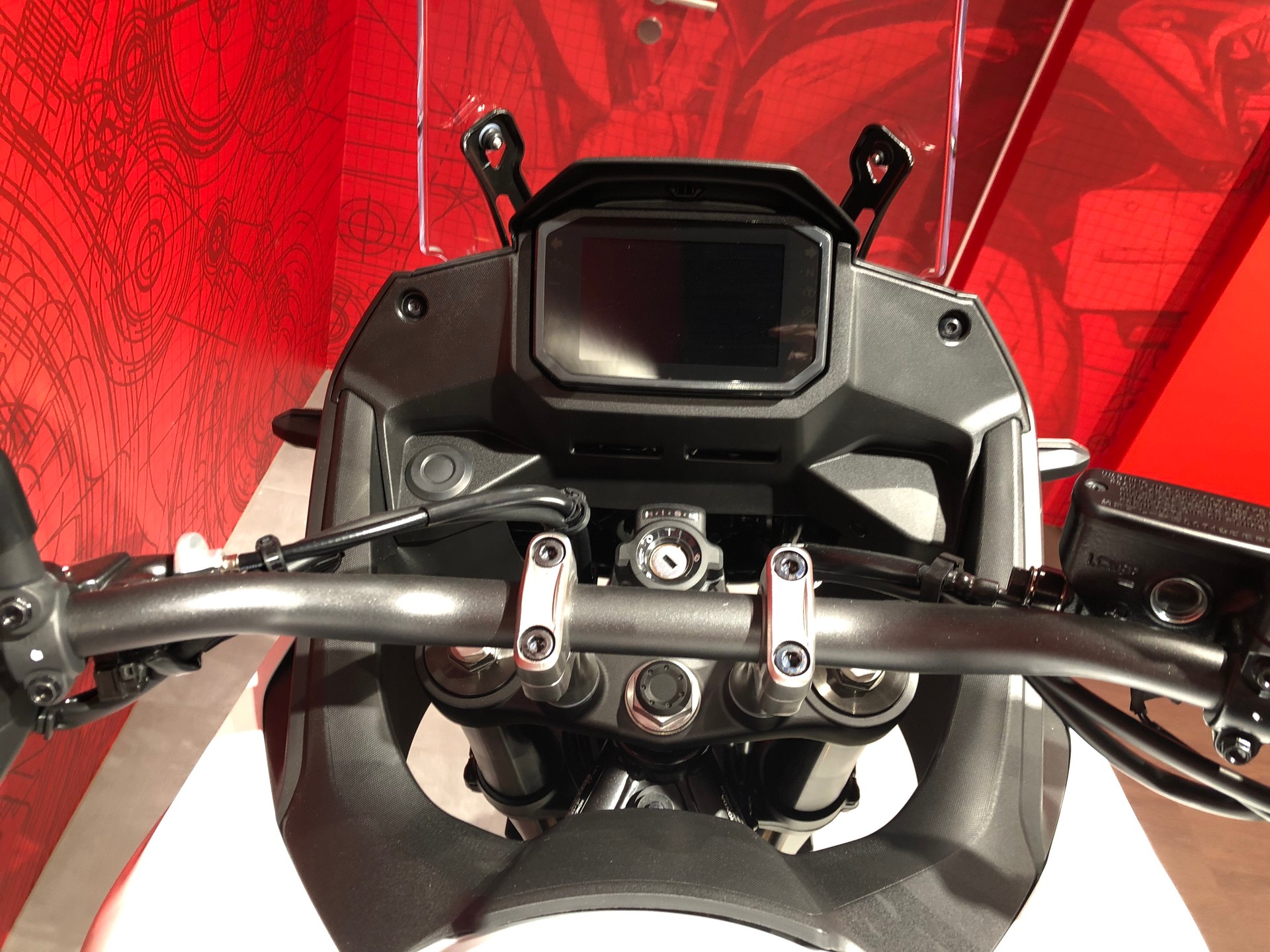 HONDA XL 750 Transalp *35KW* *Neufahrzeug*-showroom-element-3