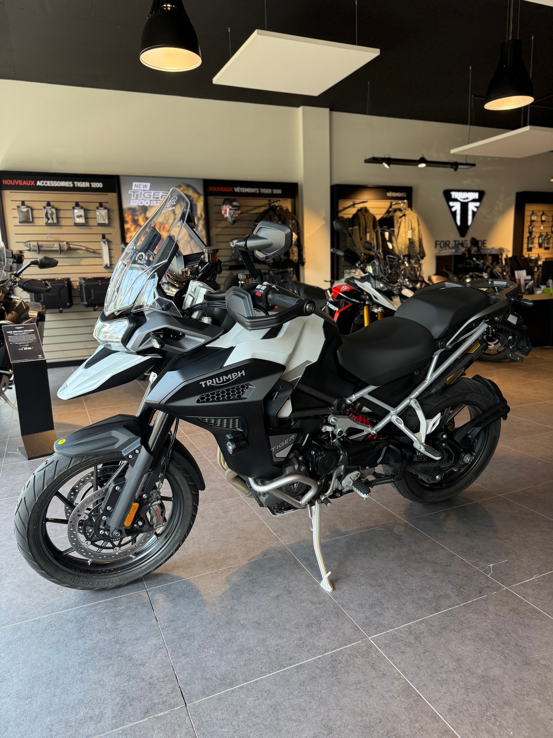 TRIUMPH Tiger 1200 GT Explorer-showroom-element-2