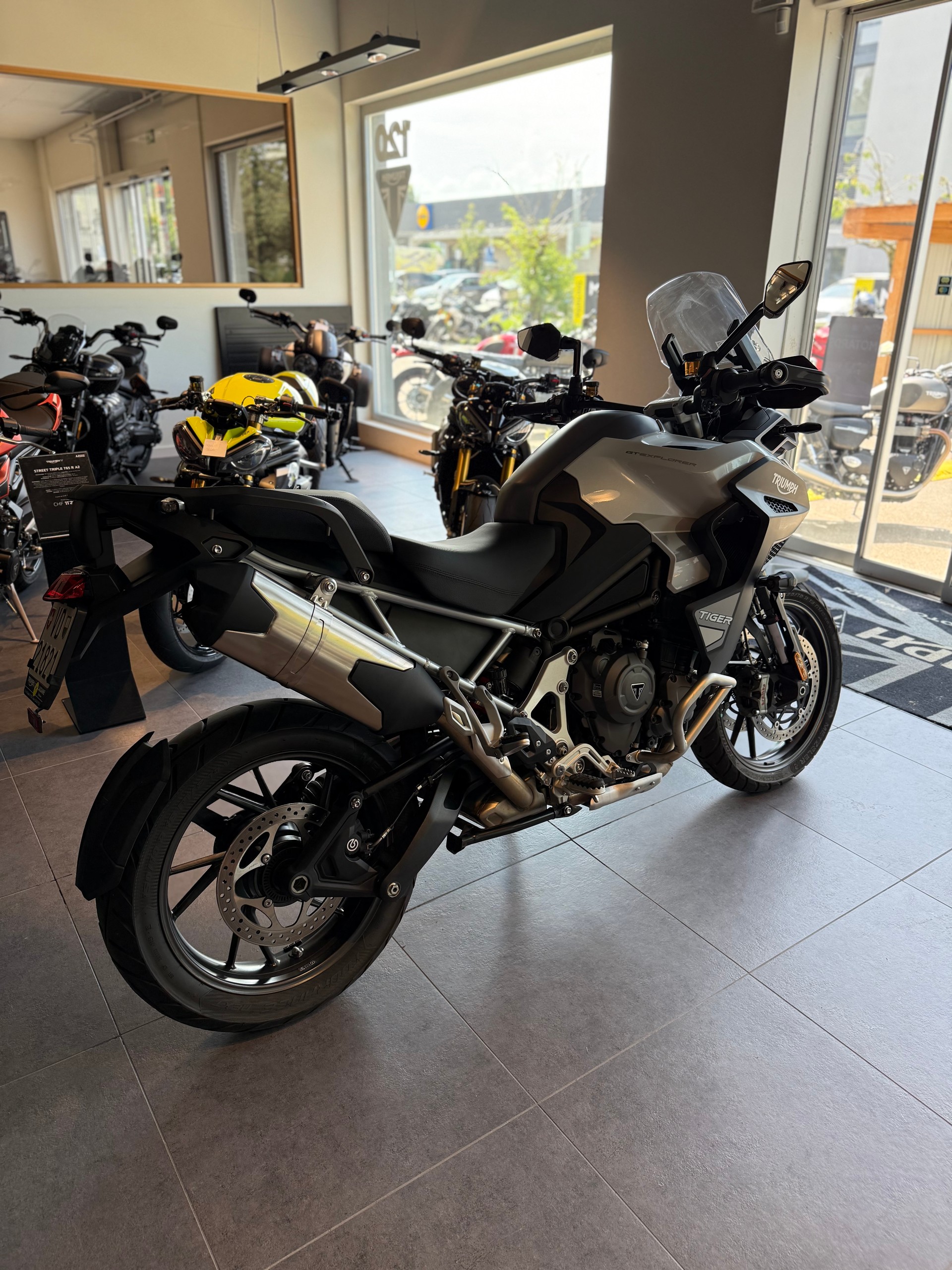 TRIUMPH Tiger 1200 GT Explorer-showroom-element-3