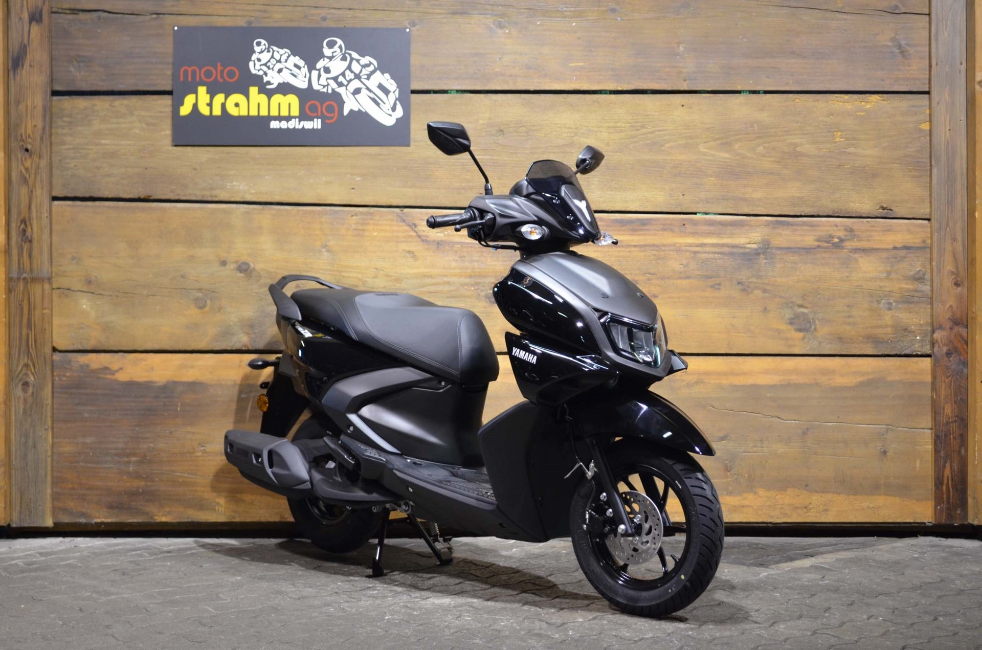 YAMAHA RayZR 125