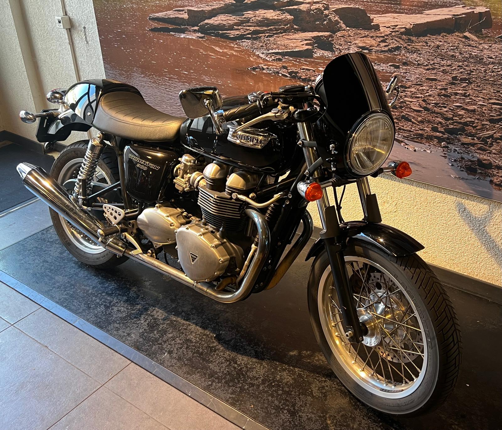 TRIUMPH Thruxton 900 i-showroom-element-1