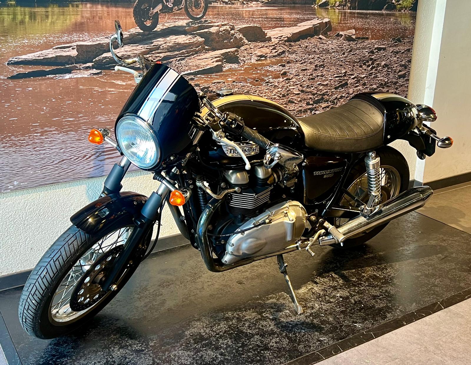 TRIUMPH Thruxton 900 i-showroom-element-2