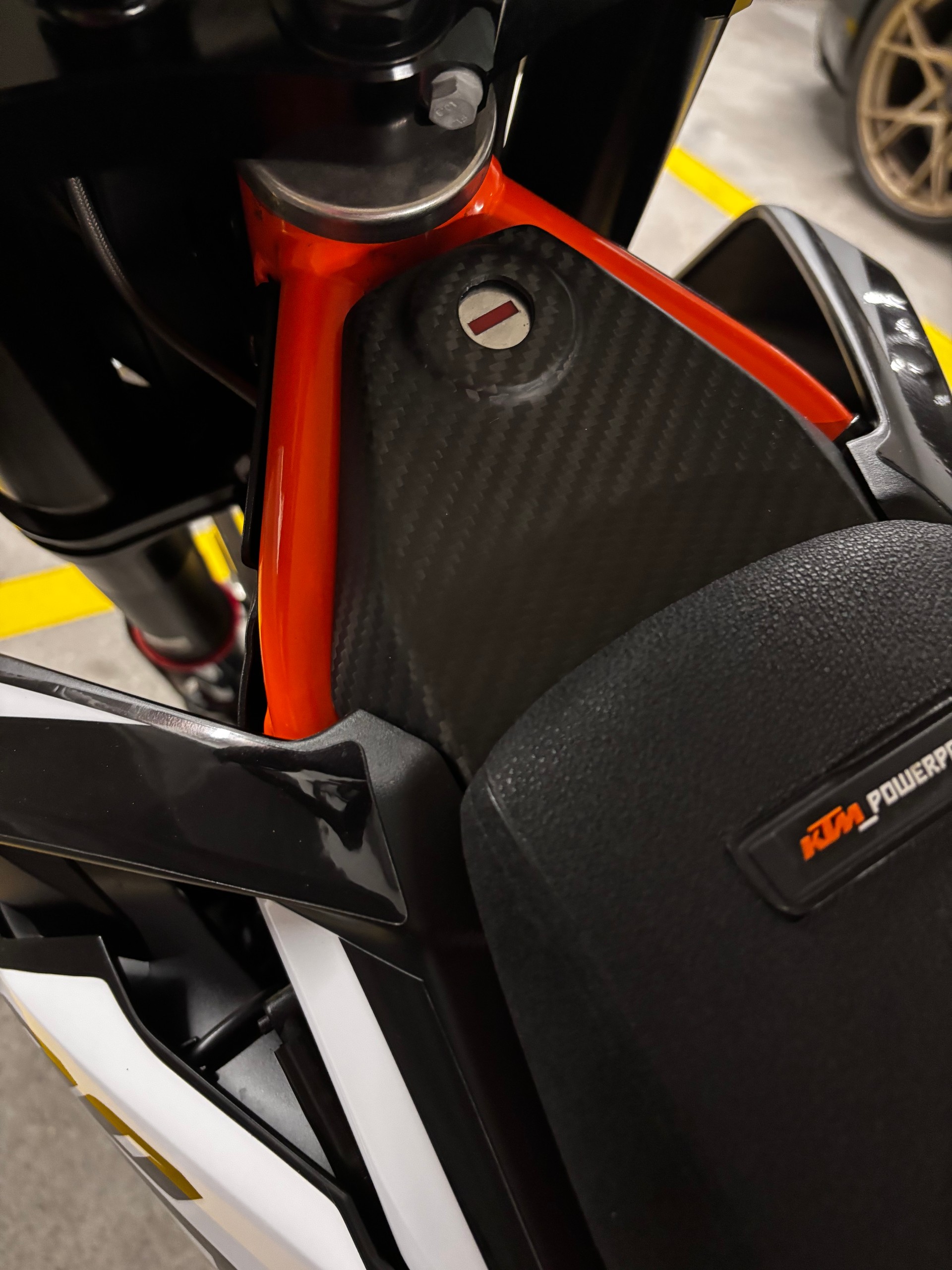 KTM 690 SMC R-image-11