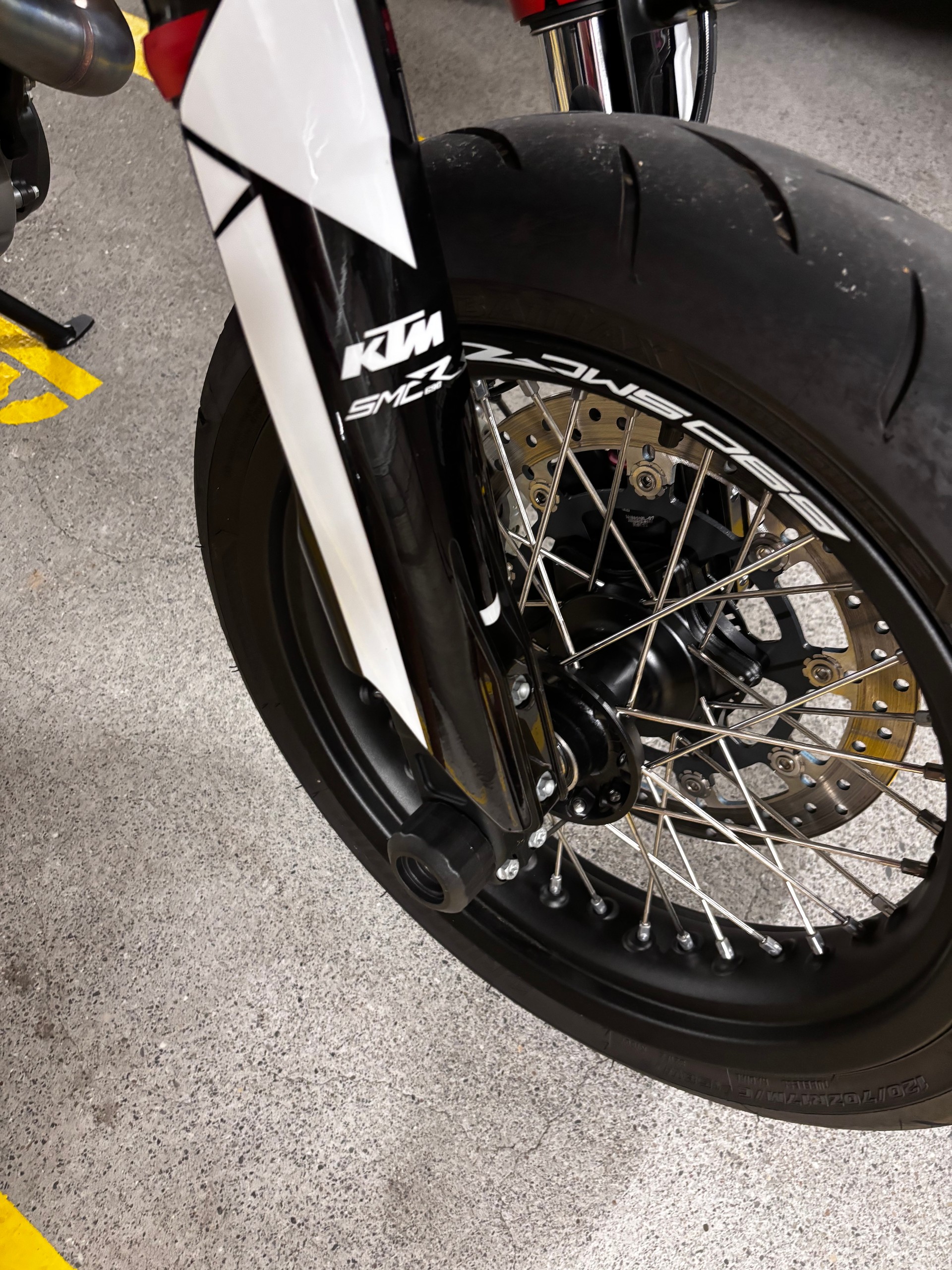KTM 690 SMC R-image-6
