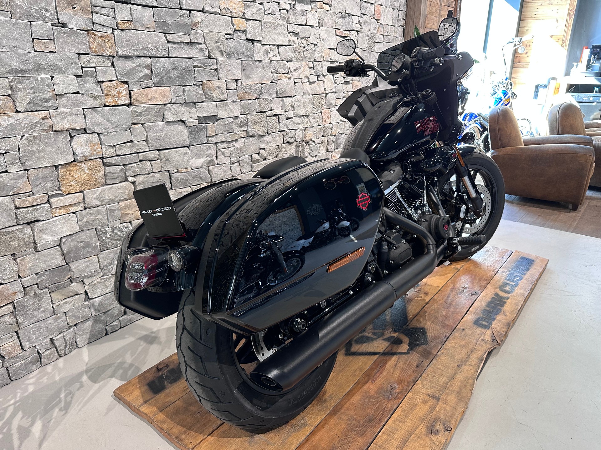 HARLEY-DAVIDSON Lowrider ST-showroom-element-2