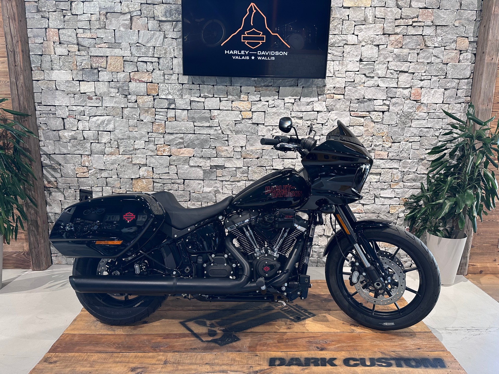 HARLEY-DAVIDSON Lowrider ST