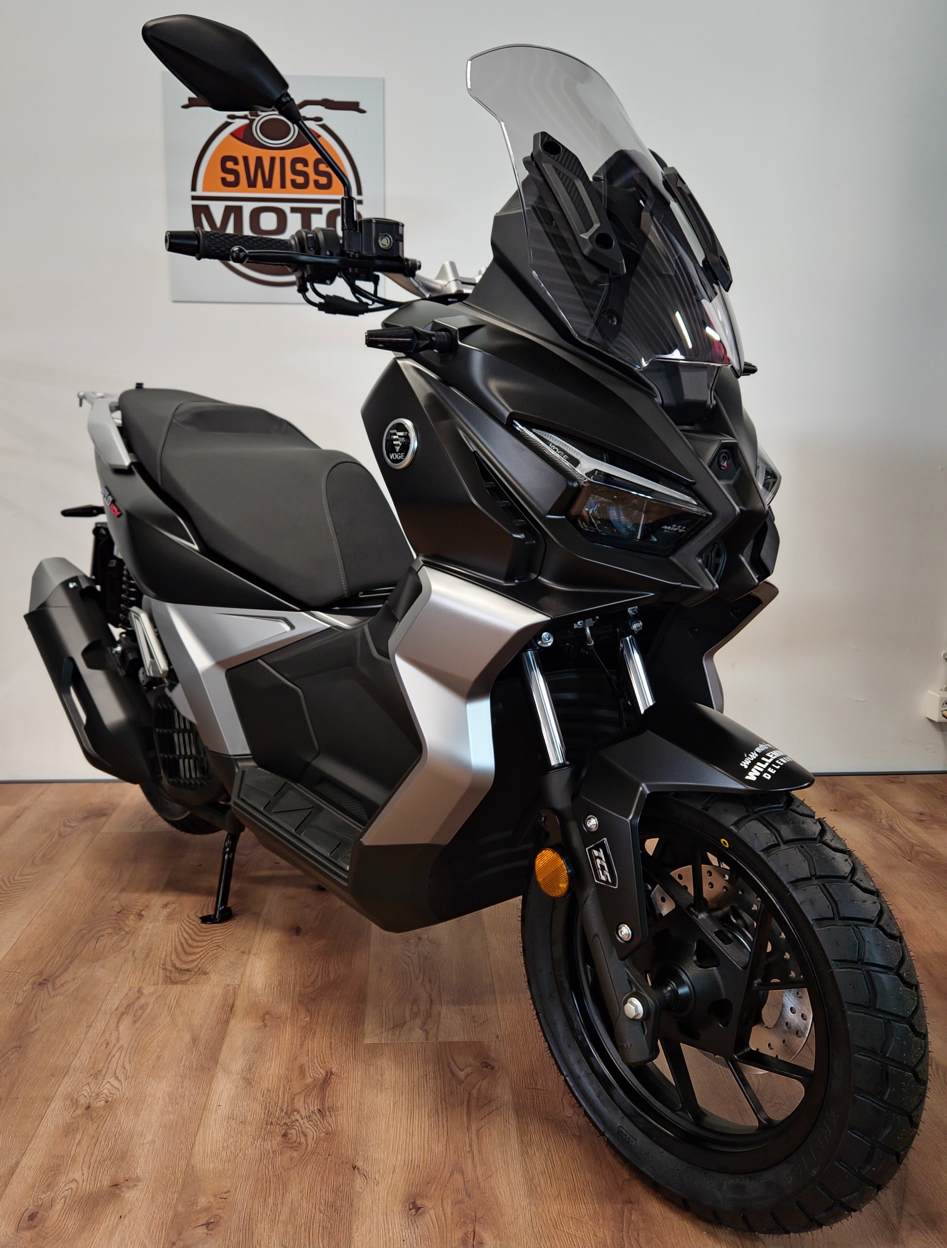 VOGE SR1 ADV-showroom-element-2