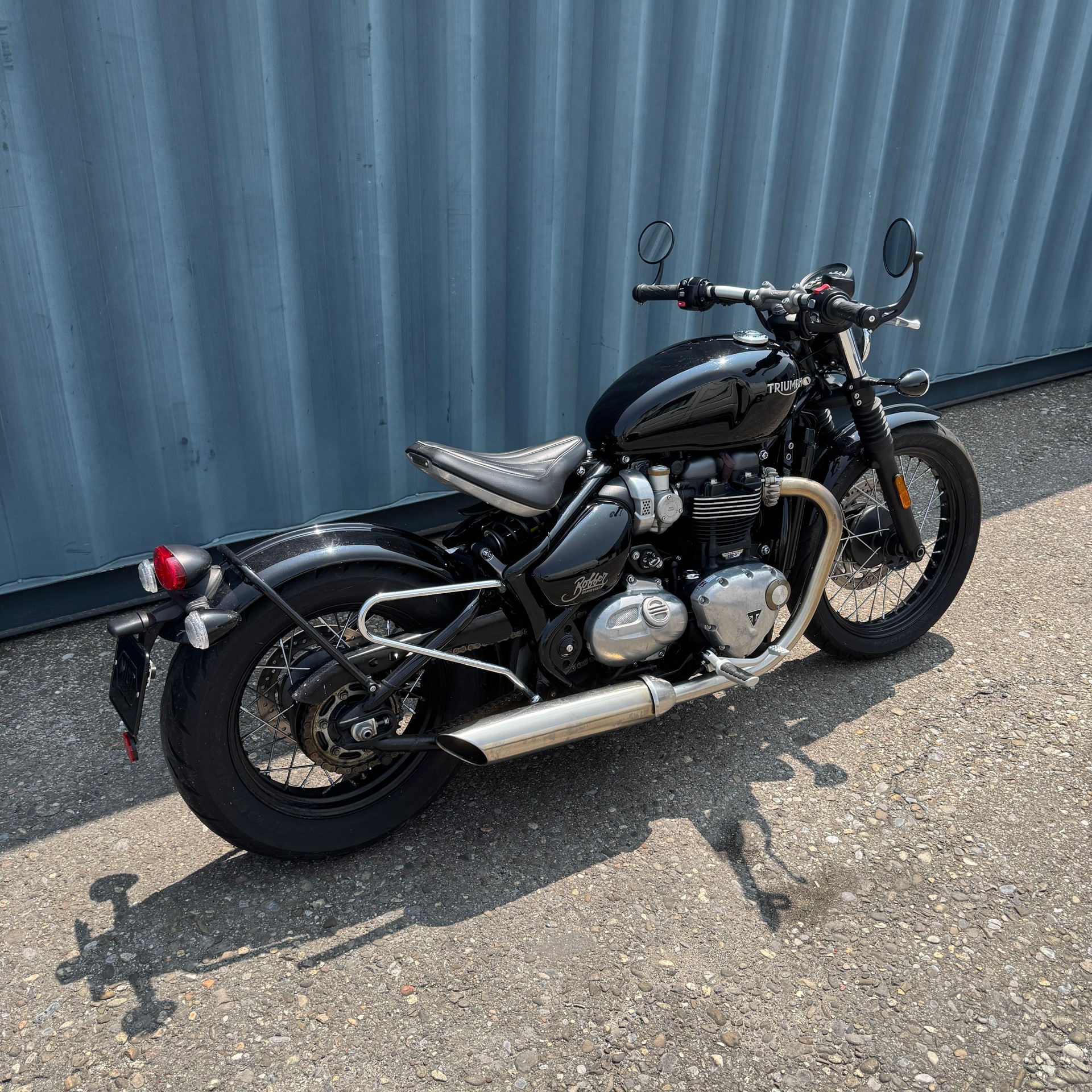 TRIUMPH Bonneville 1200 Bobber ABS-showroom-element-2
