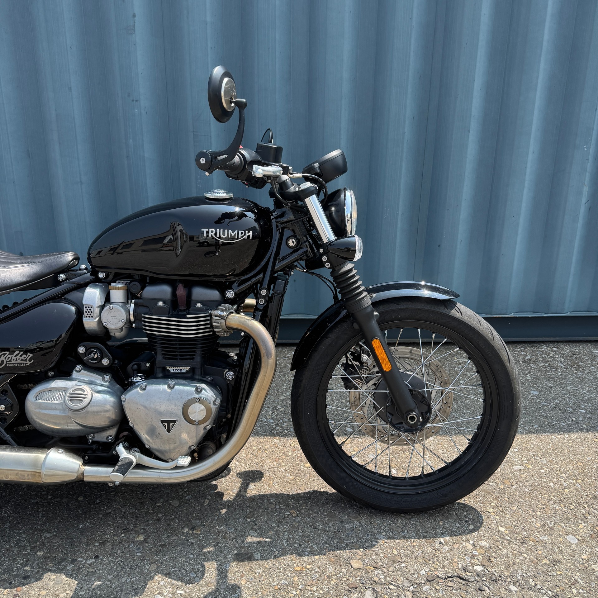 TRIUMPH Bonneville 1200 Bobber ABS-showroom-element-1