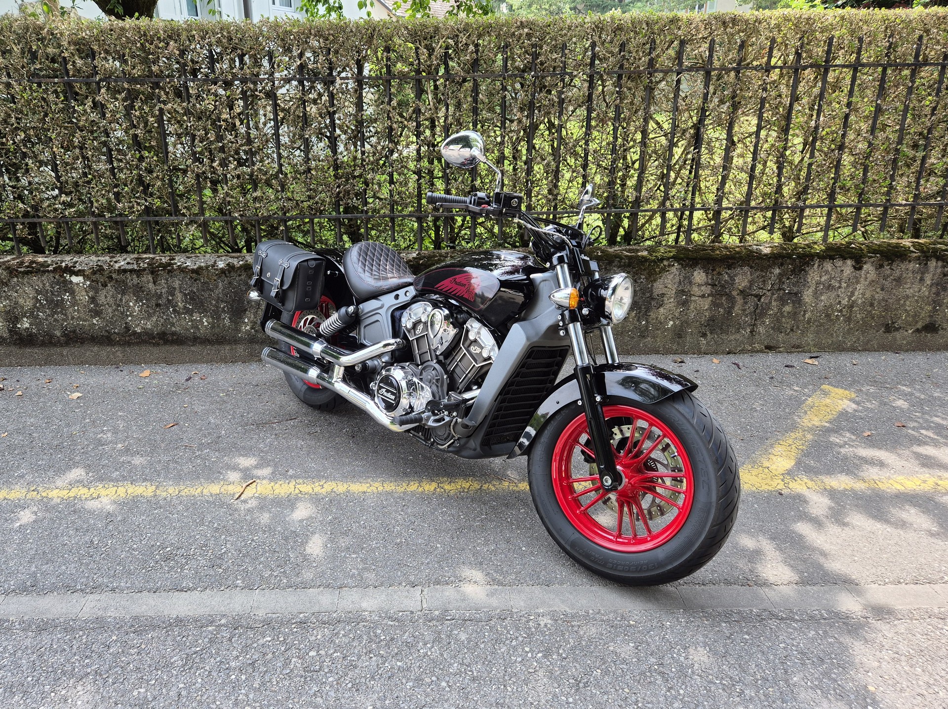 INDIAN Scout ABS-showroom-element-2