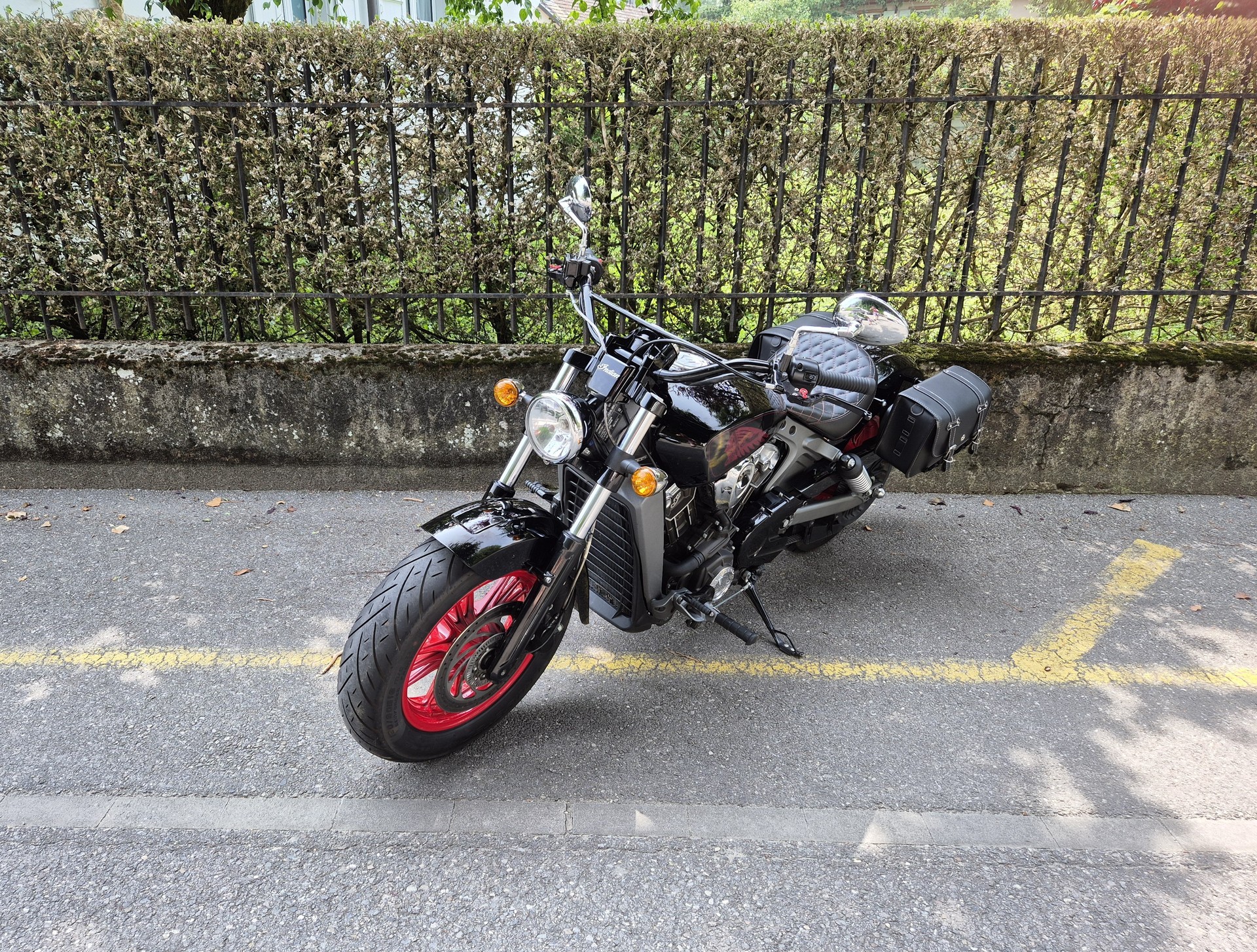 INDIAN Scout ABS-showroom-element-3