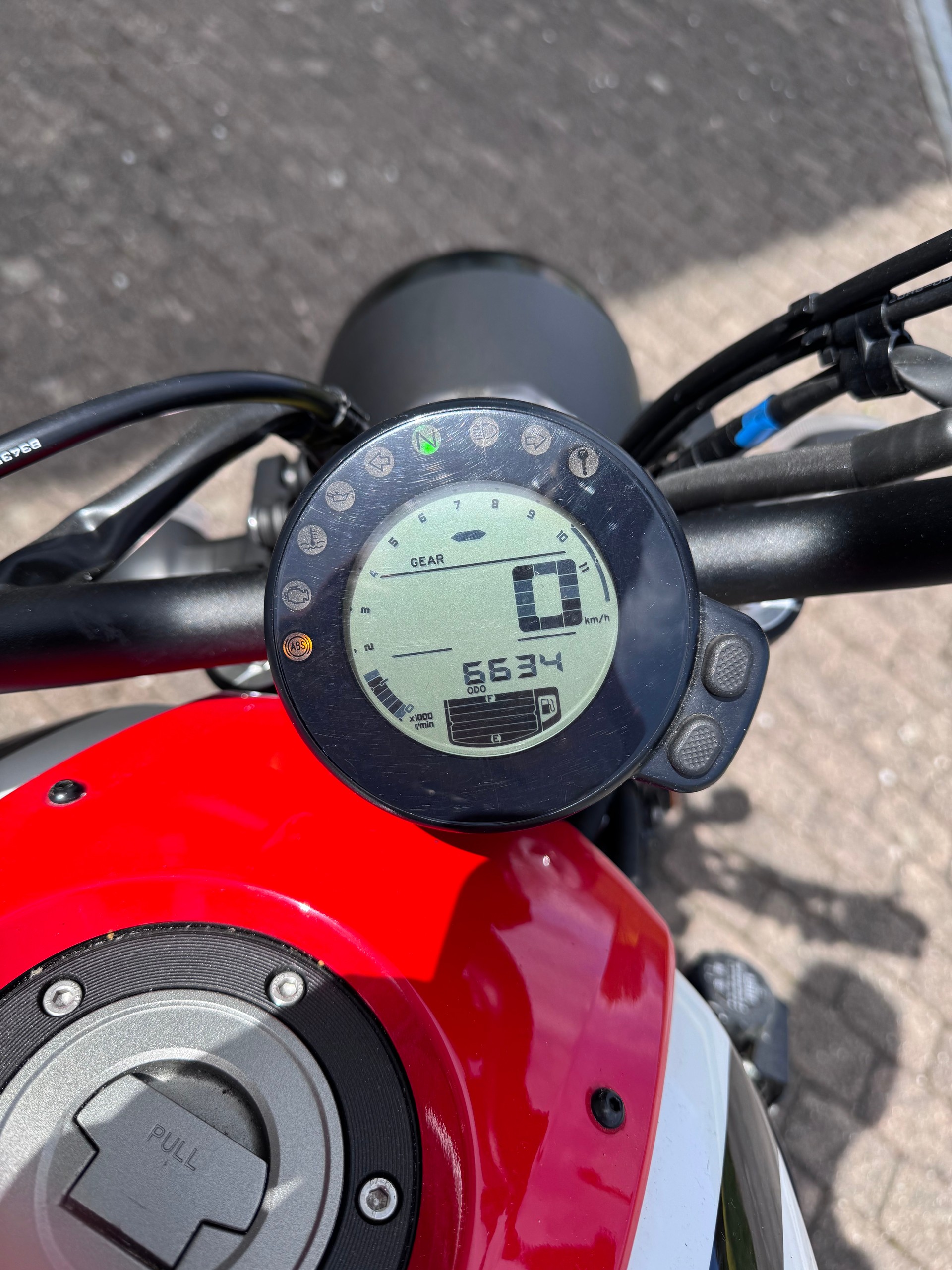 YAMAHA XSR 700-image-1