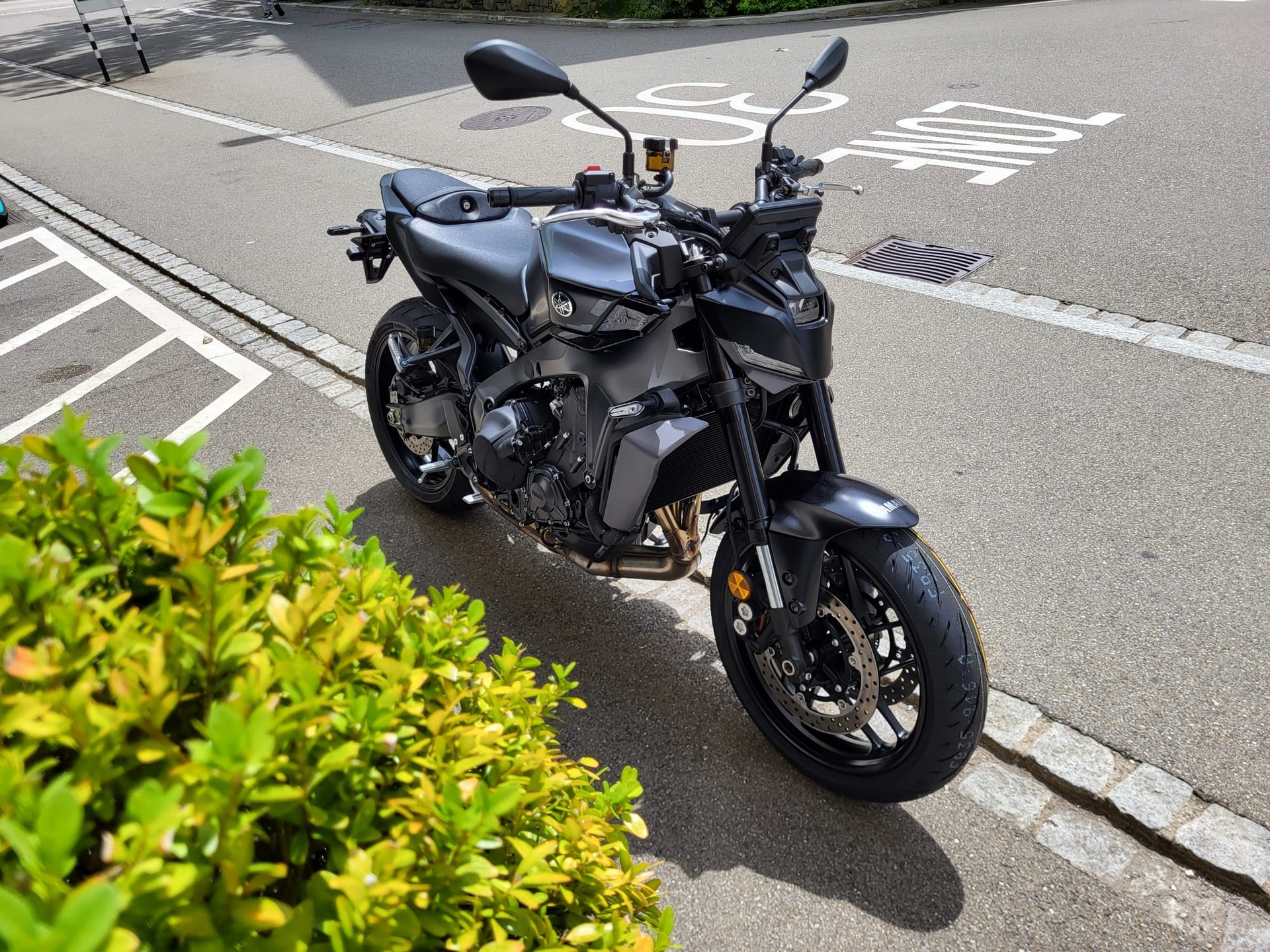 YAMAHA MT-09 (35kW)-showroom-element-3
