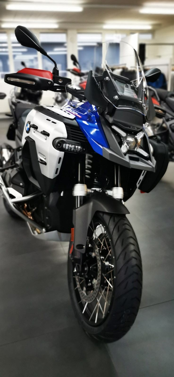 BMW R 1300 GS Adventure-showroom-element-1