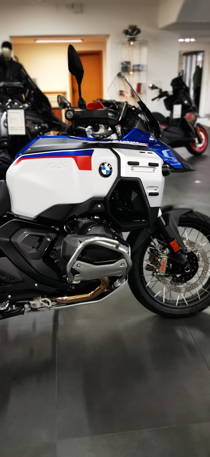 BMW R 1300 GS Adventure-showroom-element-2