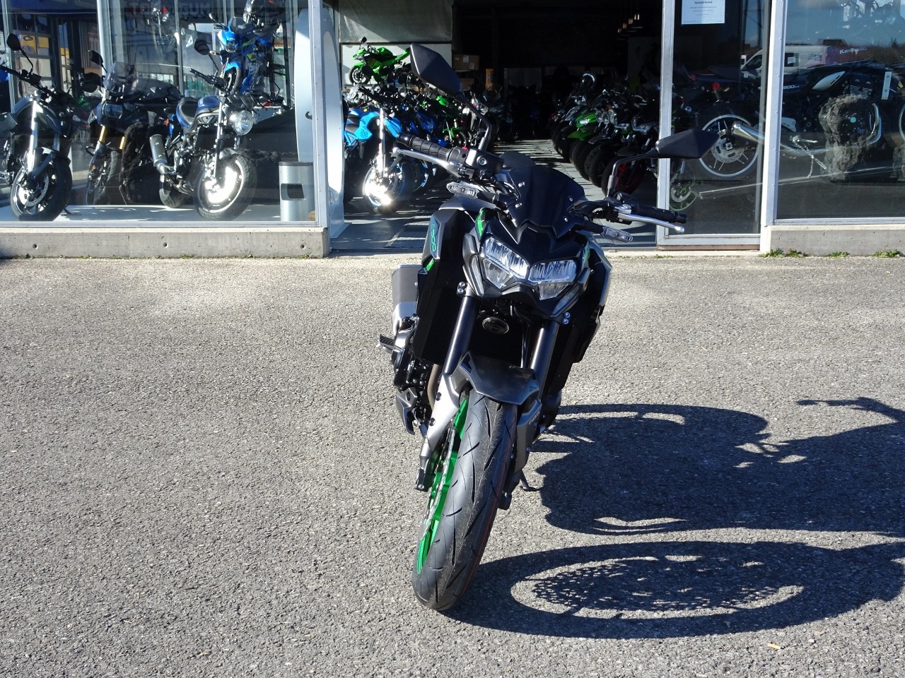 KAWASAKI Z 900-showroom-element-2