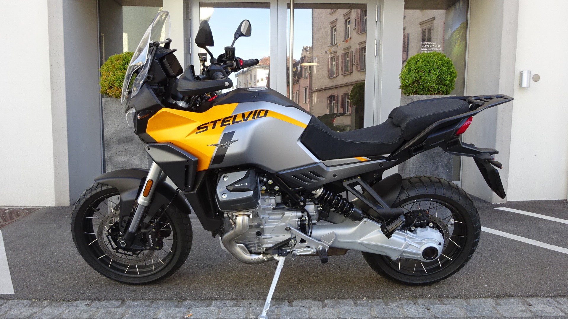 MOTO GUZZI Stelvio 1000 E5+-showroom-element-2