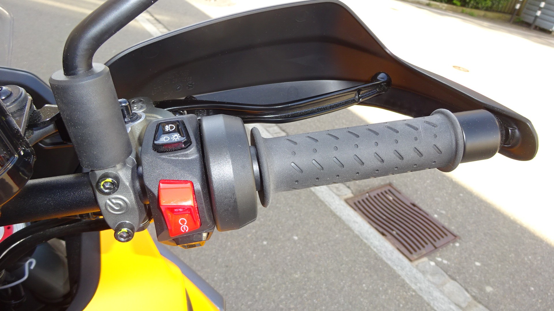MOTO GUZZI Stelvio 1000 E5+-showroom-element-3