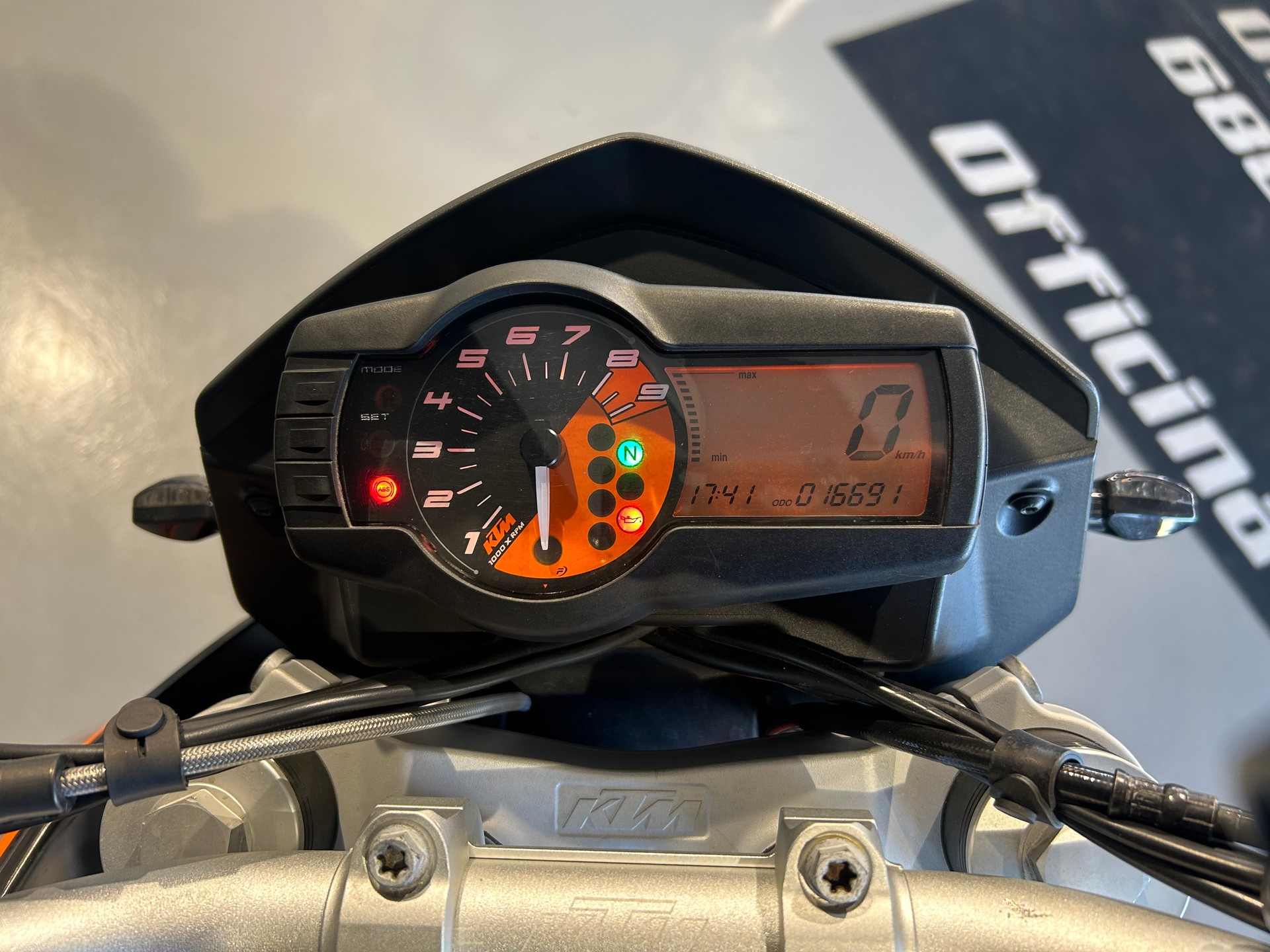 KTM 690 Duke ABS (25kW)-image-12