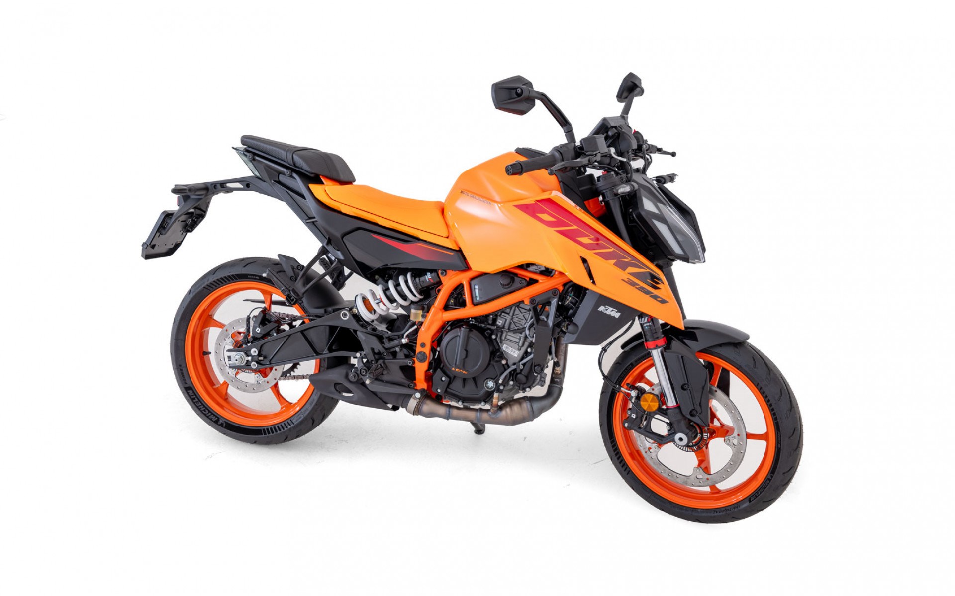 KTM 390 Duke-showroom-element-1