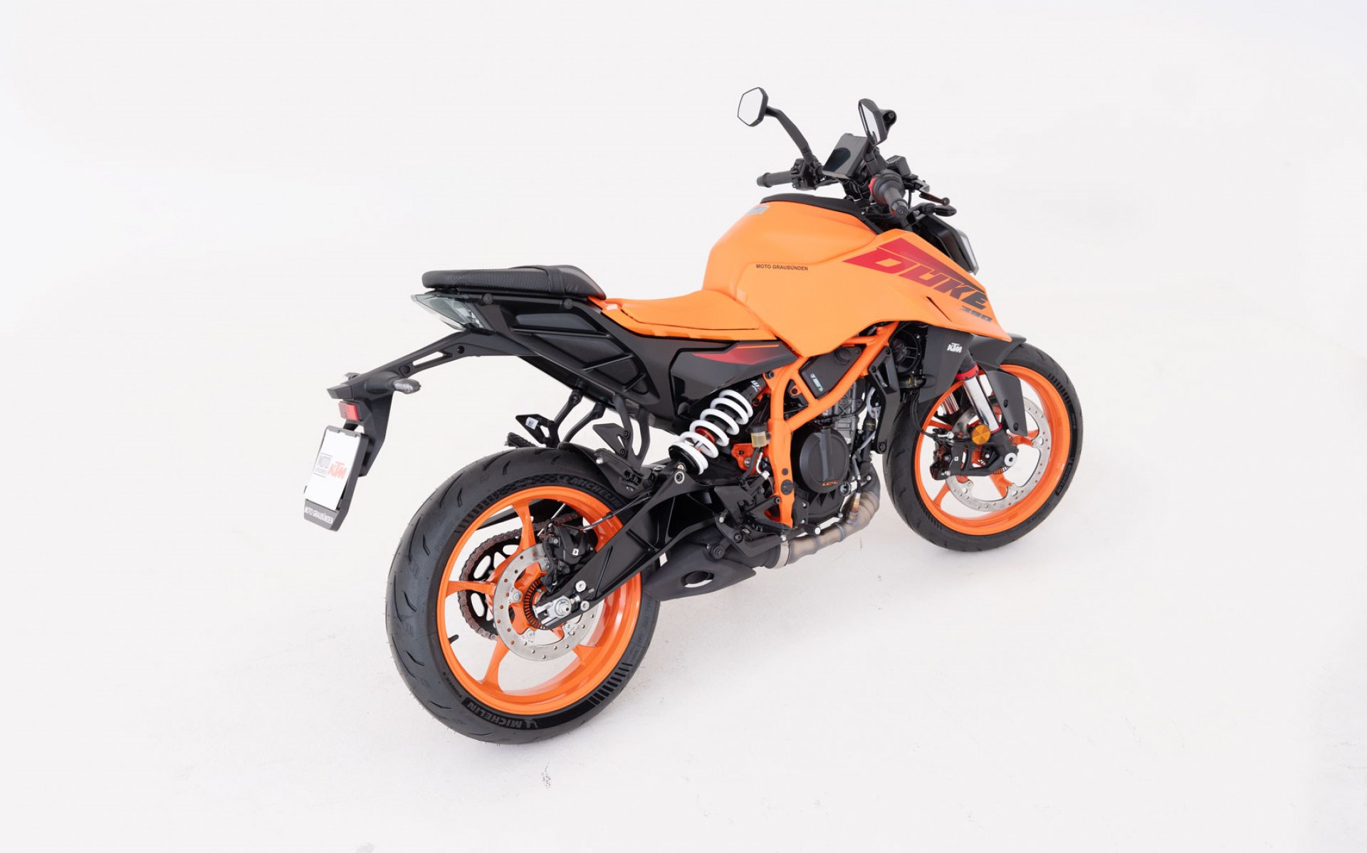 KTM 390 Duke-showroom-element-2