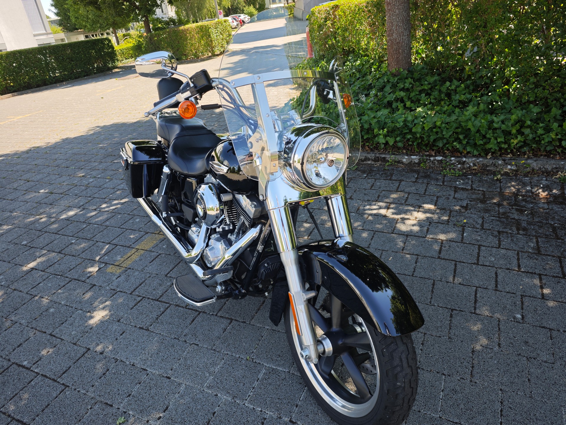 HARLEY-DAVIDSON FLD Dyna Switchback ABS-image-2