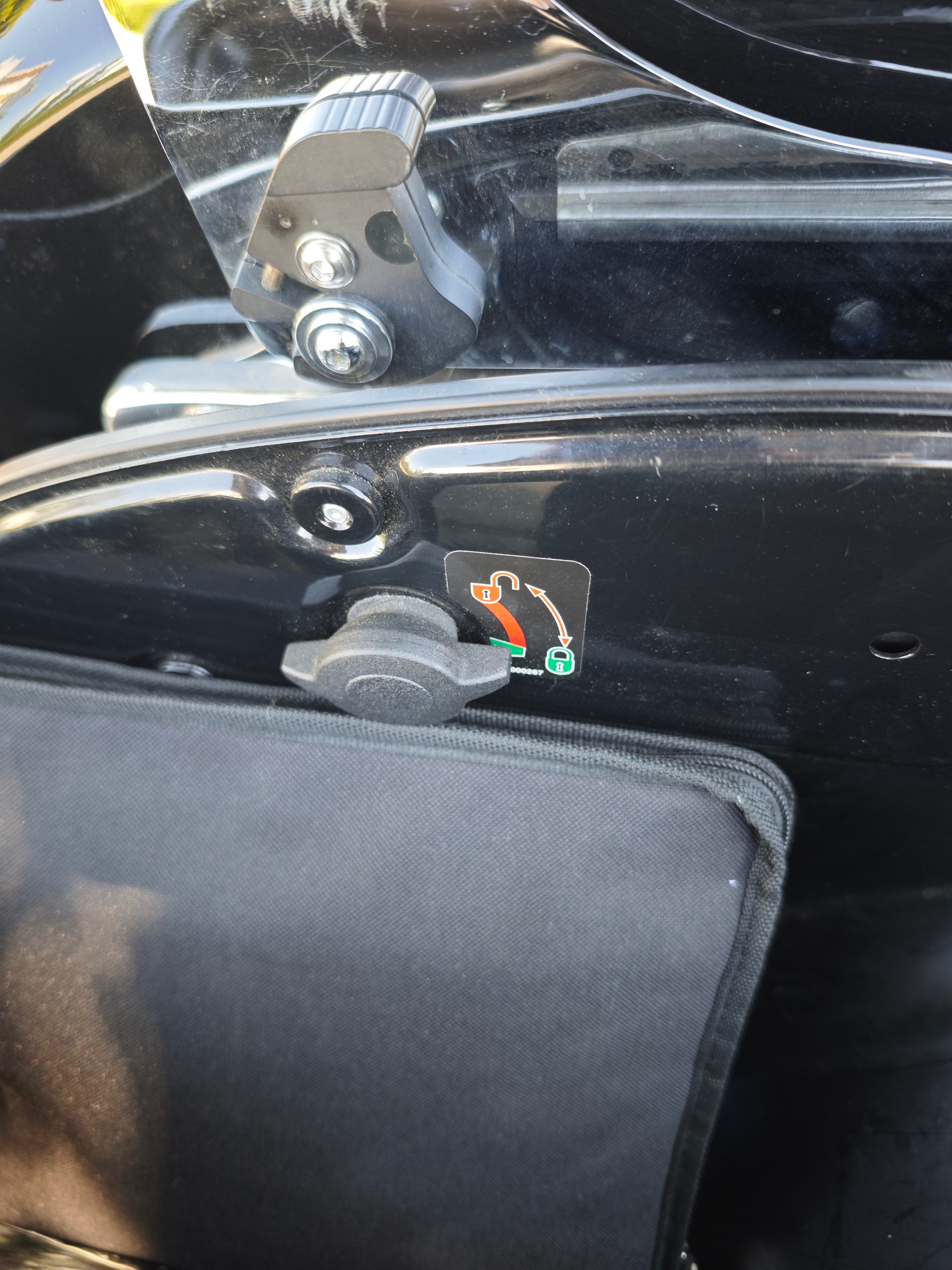 HARLEY-DAVIDSON FLD Dyna Switchback ABS-image-11