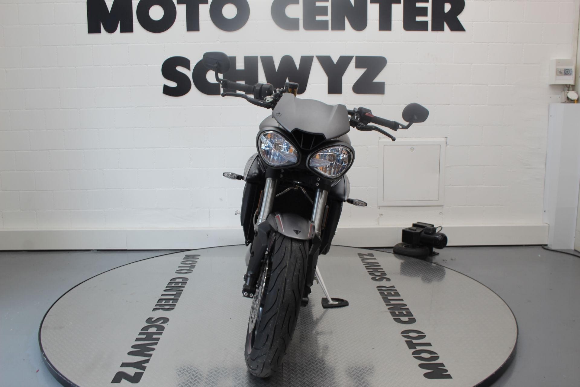 TRIUMPH Street Triple 765 RS-showroom-element-3