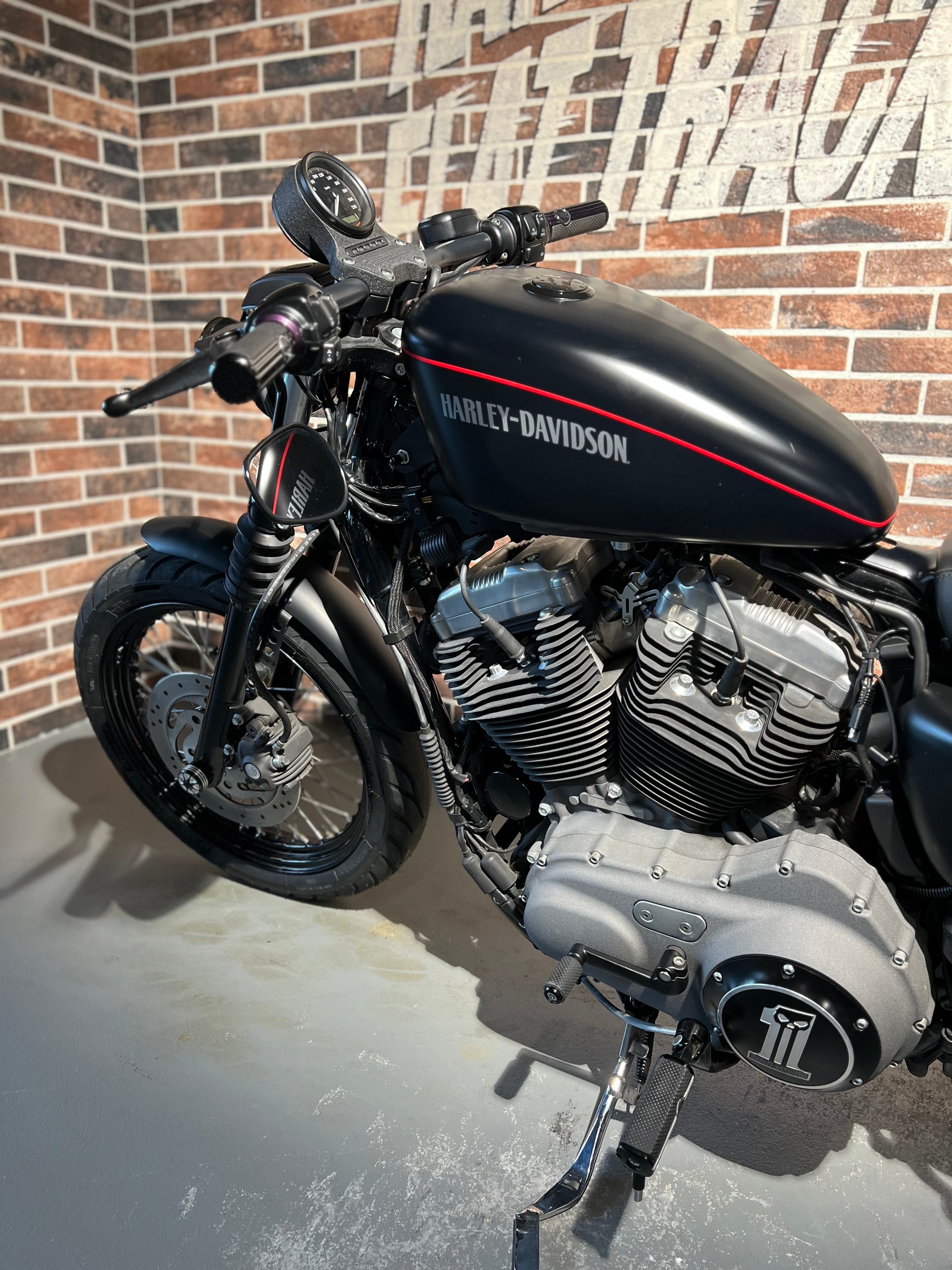 HARLEY-DAVIDSON XL 1200 N Sportster Nightster-showroom-element-2