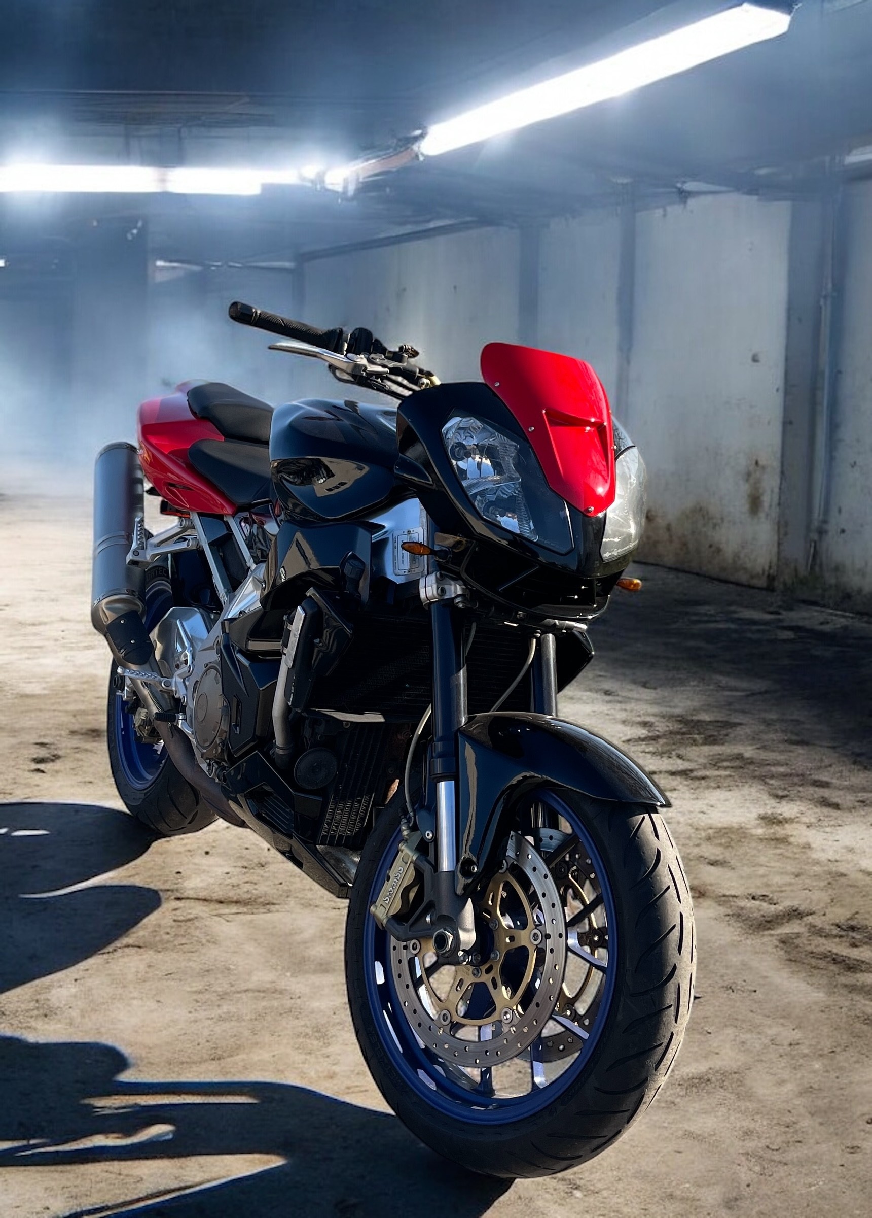APRILIA Tuono 1000 R