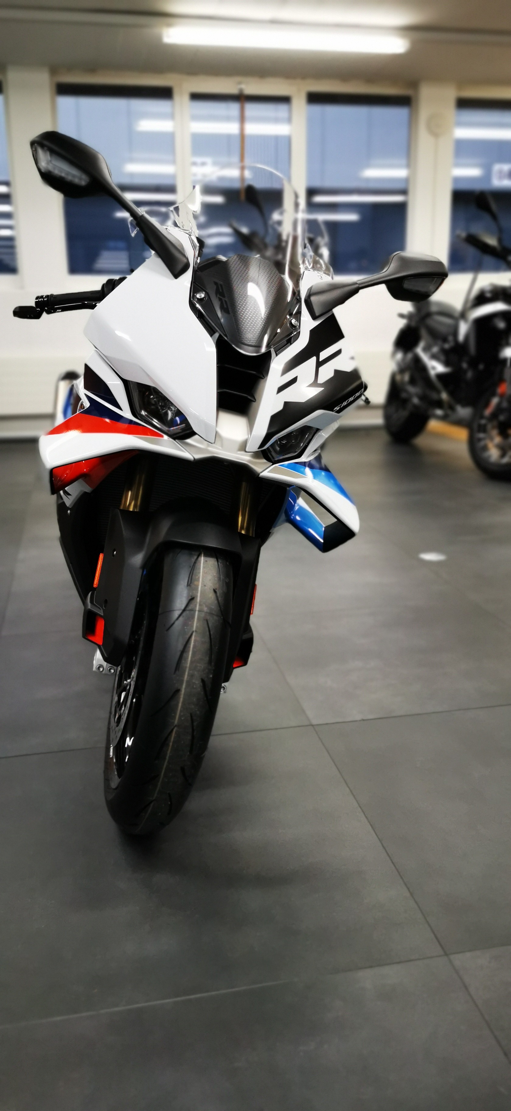 BMW S 1000 RR-showroom-element-2