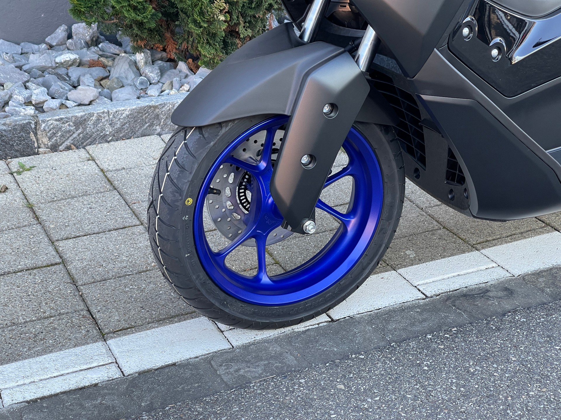 YAMAHA NMAX 125 (2025)-showroom-element-1
