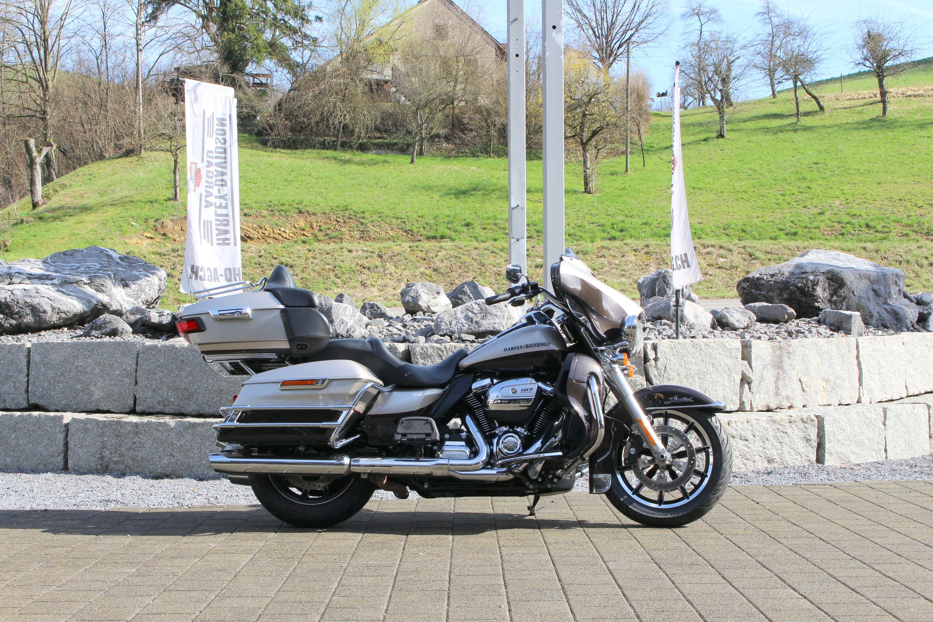 HARLEY-DAVIDSON FLHTK Electra Glide Ultra Limited 107 ABS
