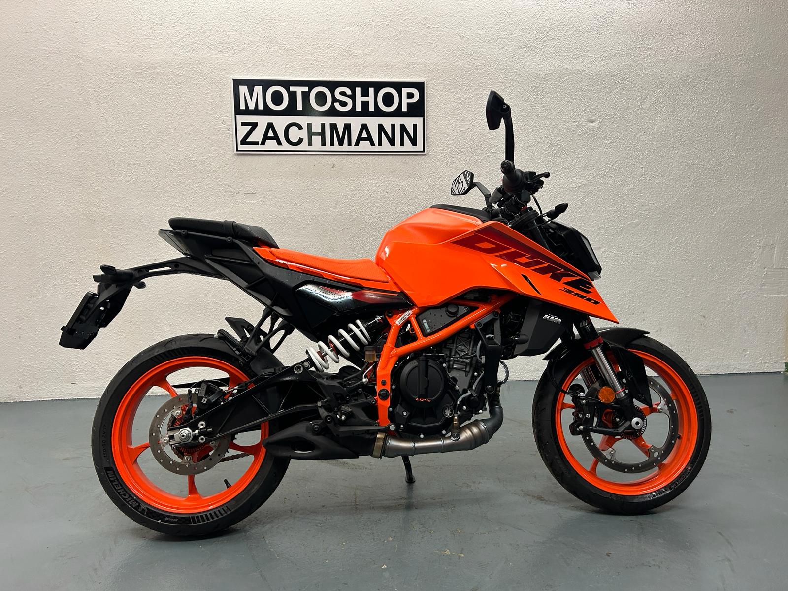 KTM 390 Duke