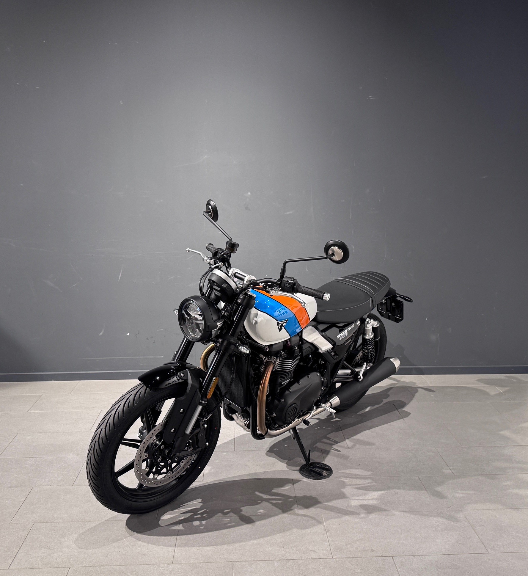 TRIUMPH Speed Twin 900-showroom-element-3