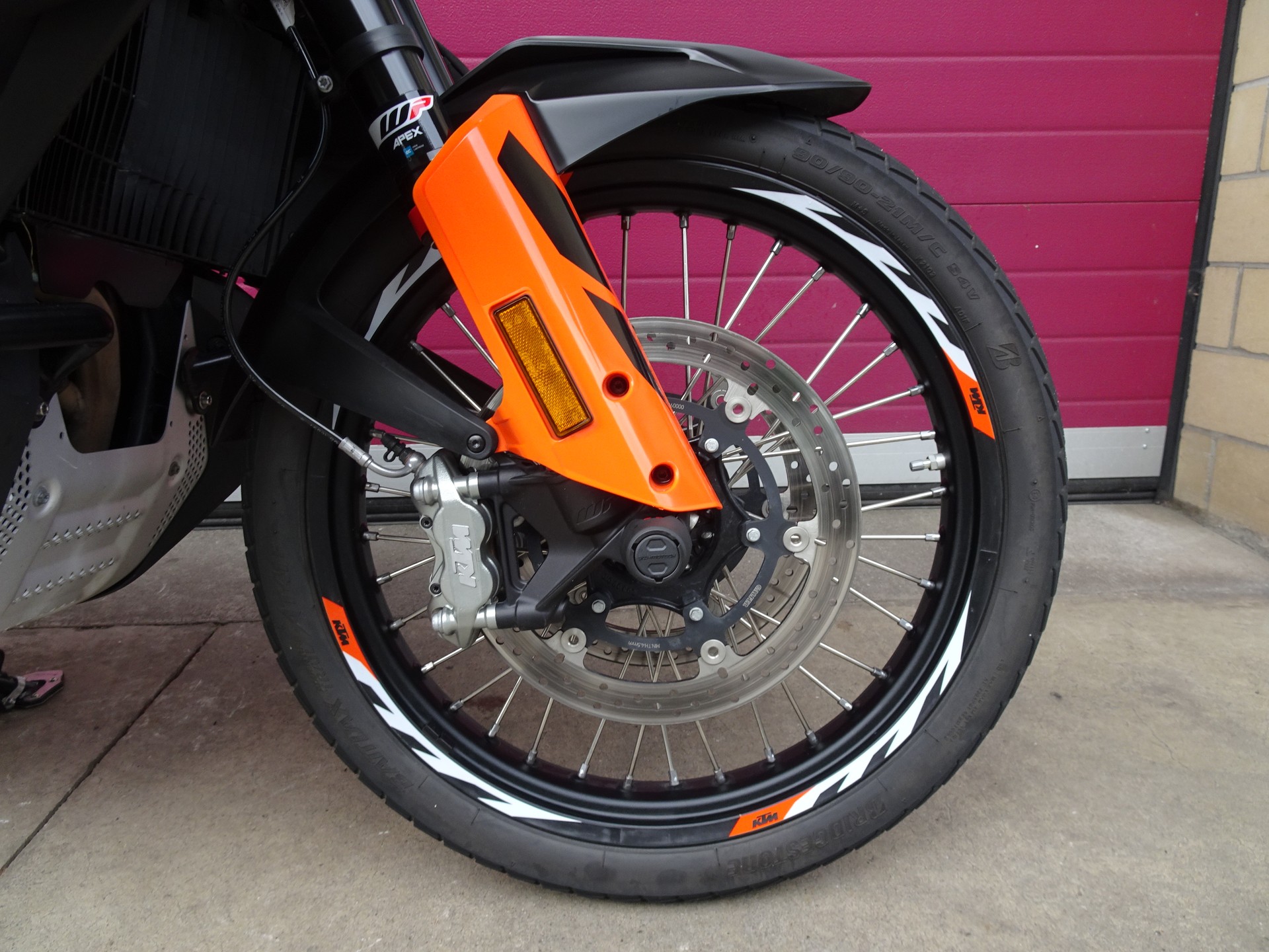 KTM 790 Adventure ABS (35kW)-showroom-element-1