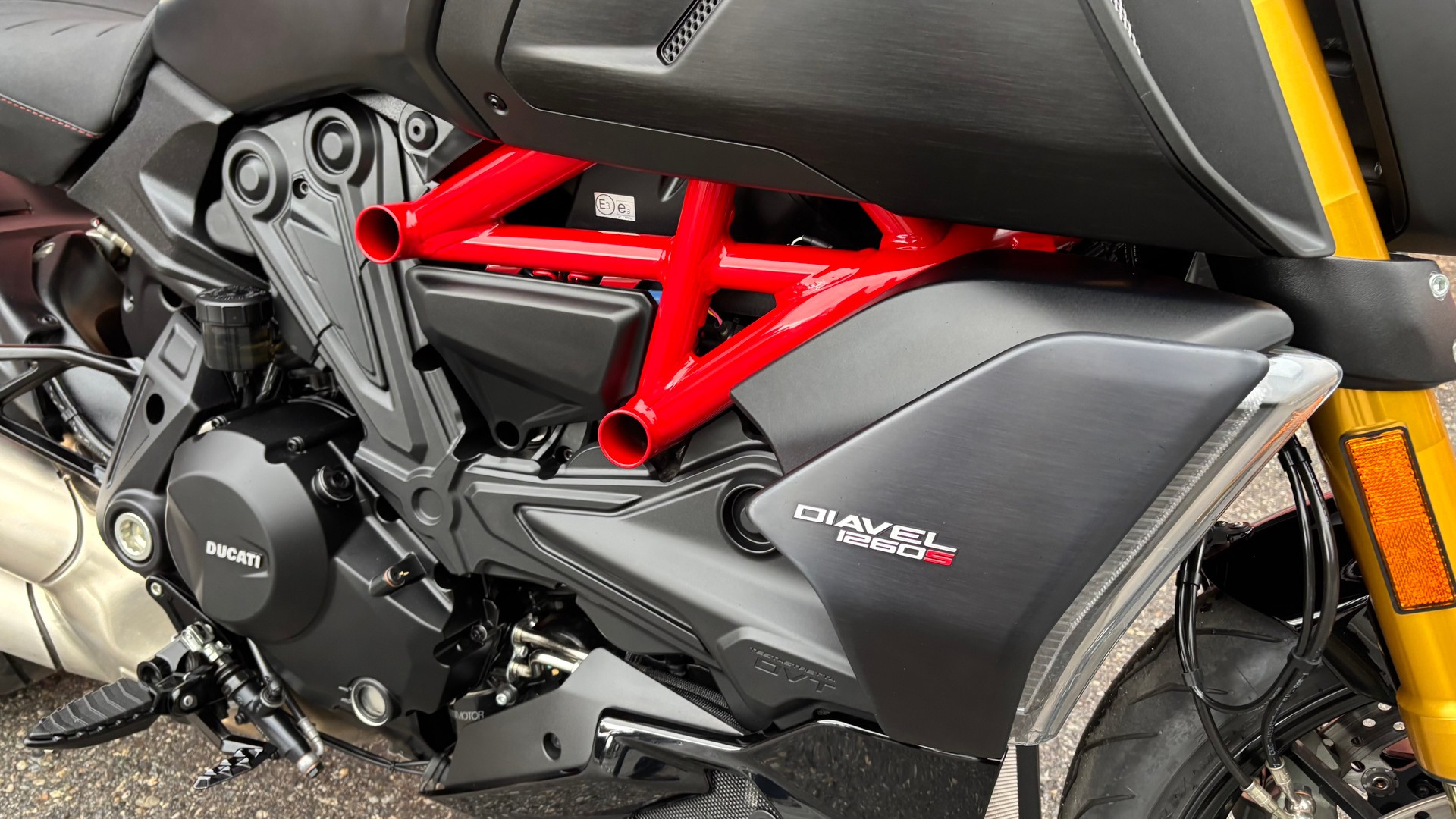DUCATI Diavel 1260 S-image-6