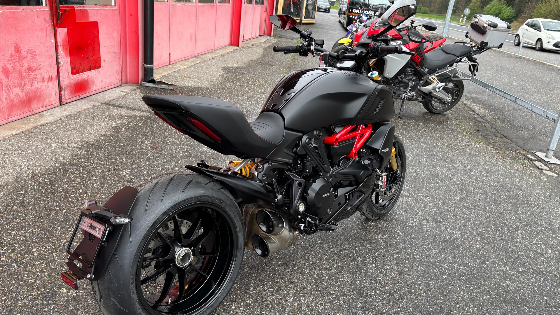 DUCATI Diavel 1260 S-image-1