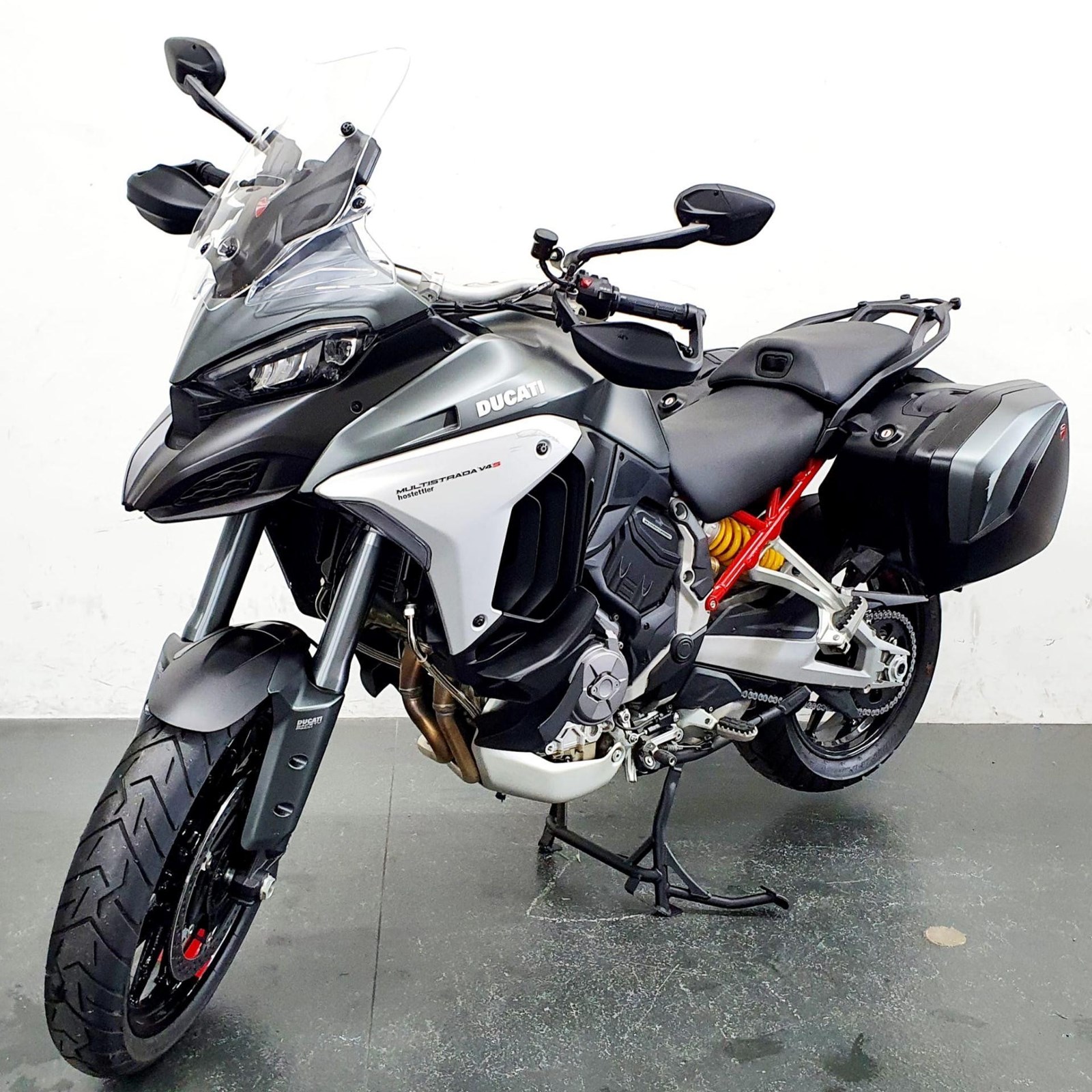 DUCATI 1160 Multistrada V4 S Frisch ab Service-showroom-element-1
