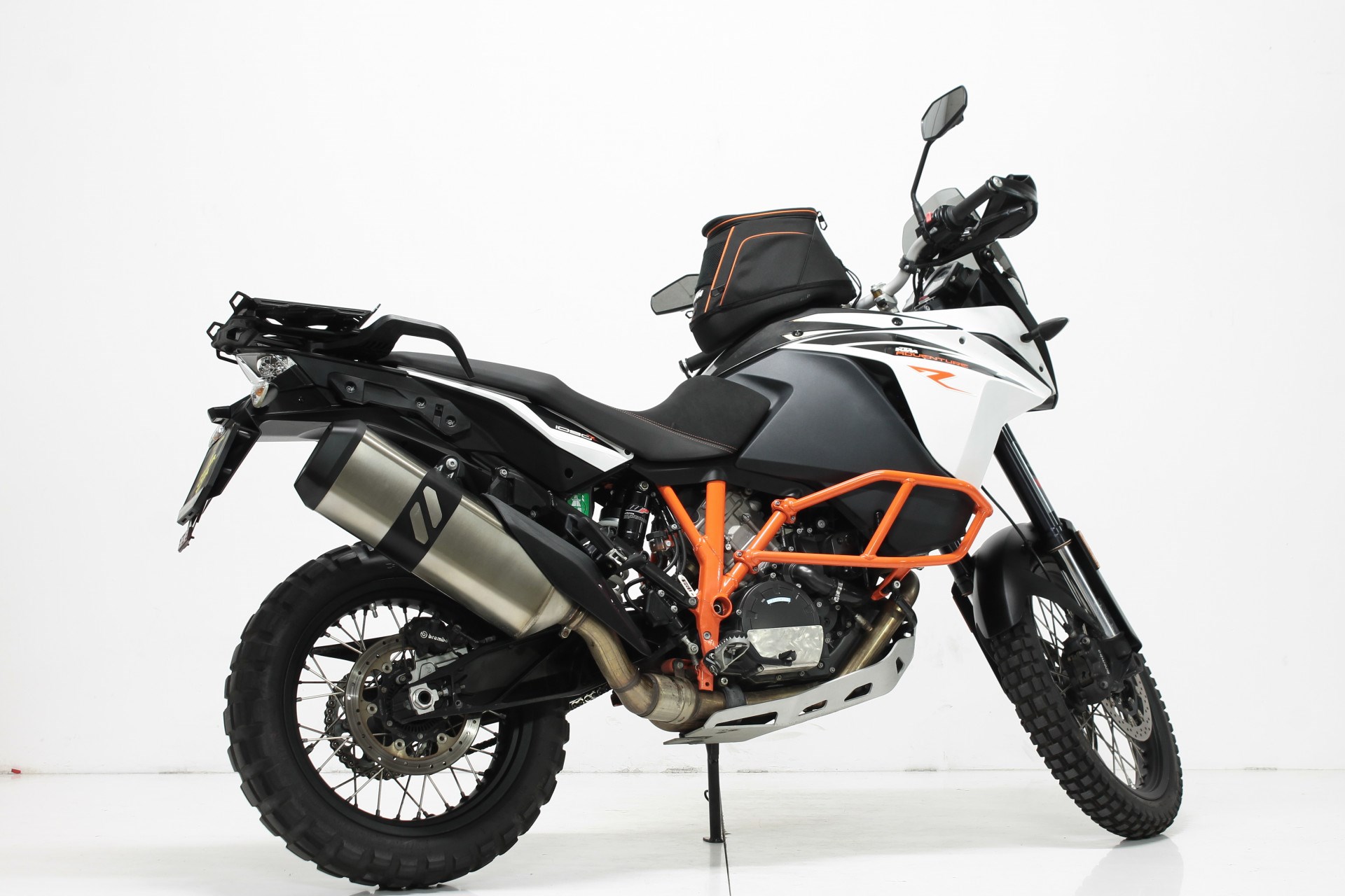 KTM 1090 Adventure R-showroom-element-2