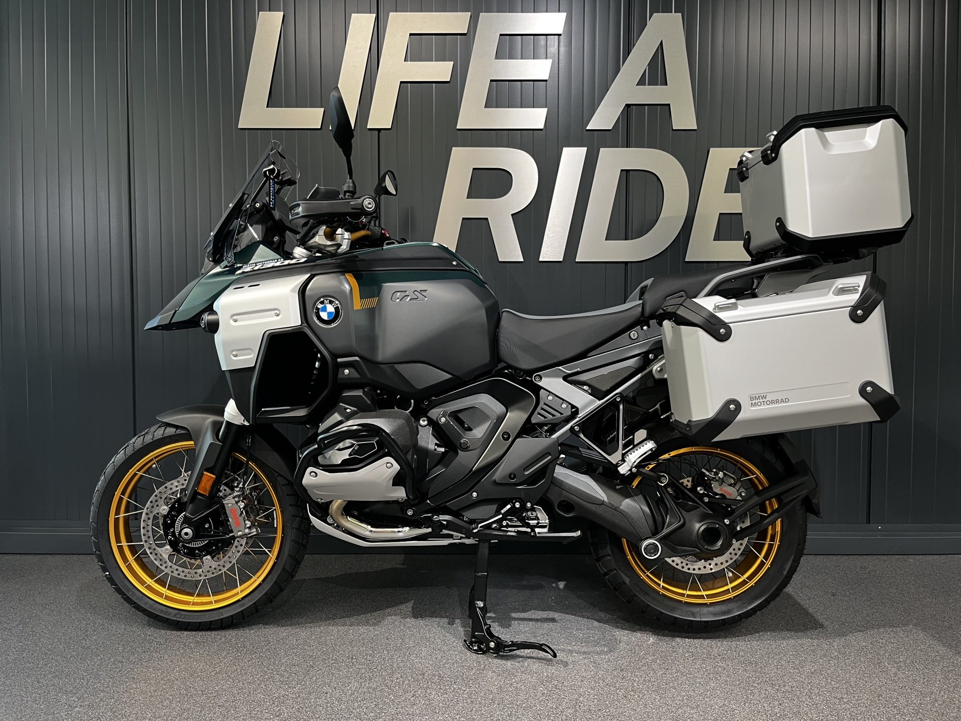 BMW R 1300 GS Adventure-showroom-element-2