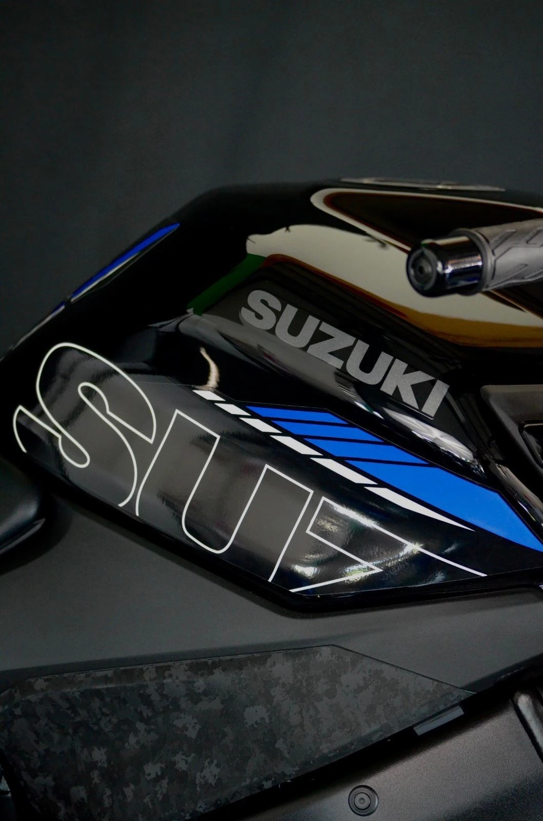 SUZUKI GSX-S 1000 EVO-showroom-element-3