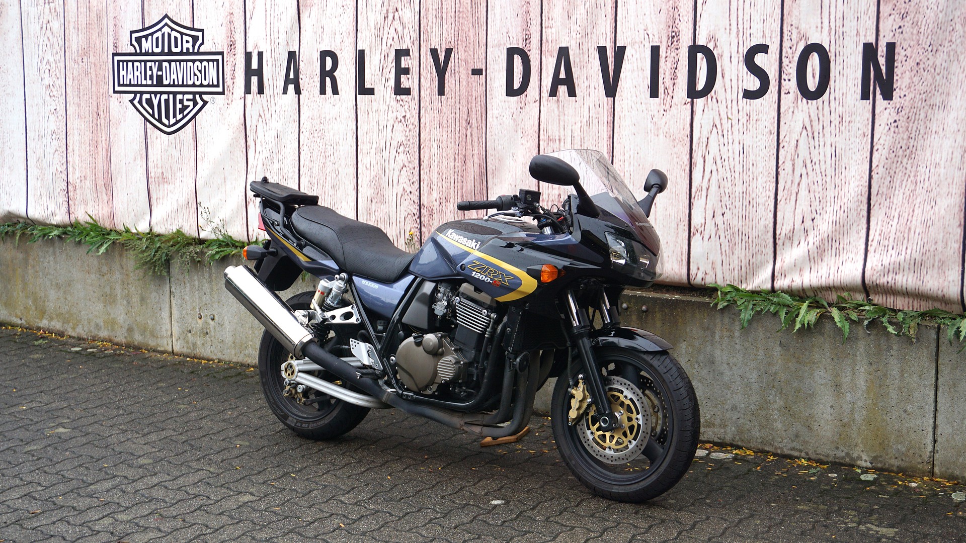 KAWASAKI ZRX 1200-showroom-element-1
