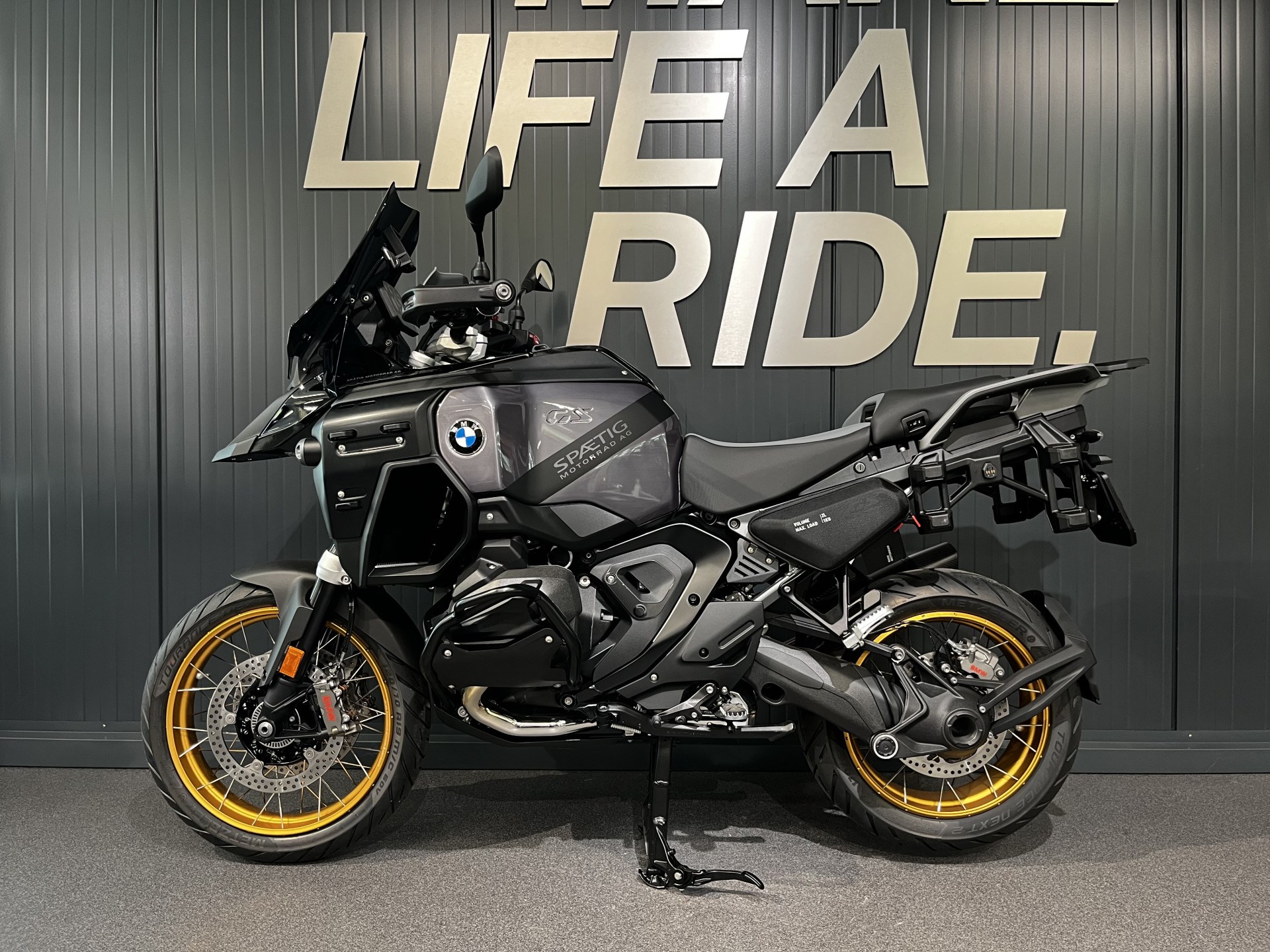 BMW R 1300 GS Adventure-showroom-element-2