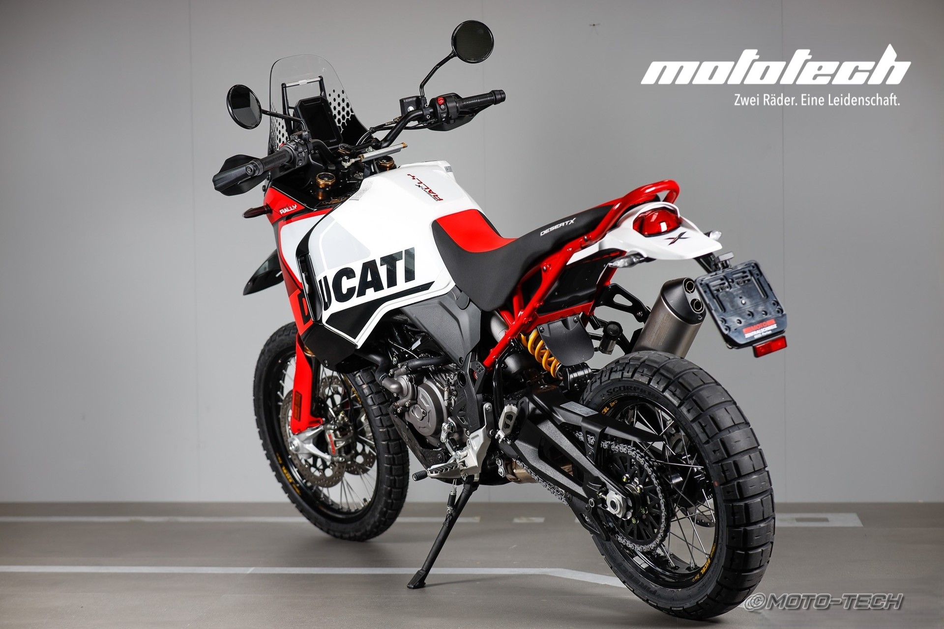 DUCATI Desert X Rally-showroom-element-3