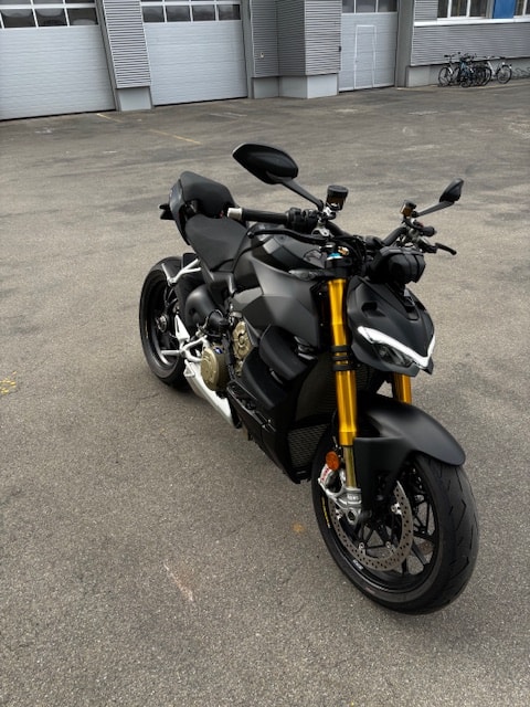 DUCATI Streetfighter V4 S-image-1